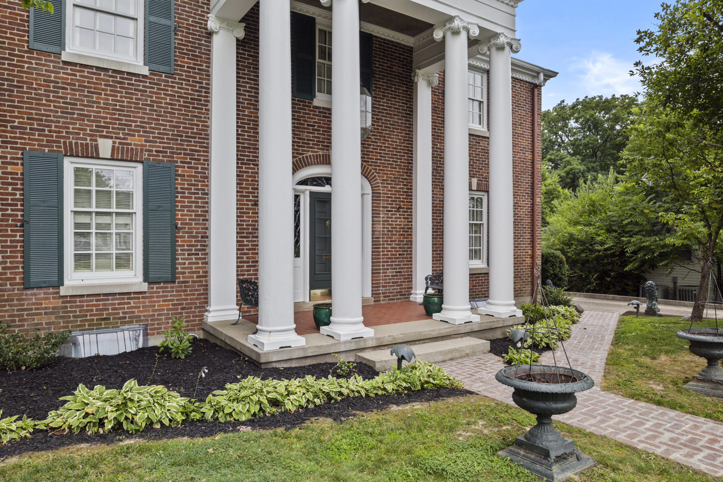 617 Chestnut Street Property Photo 6