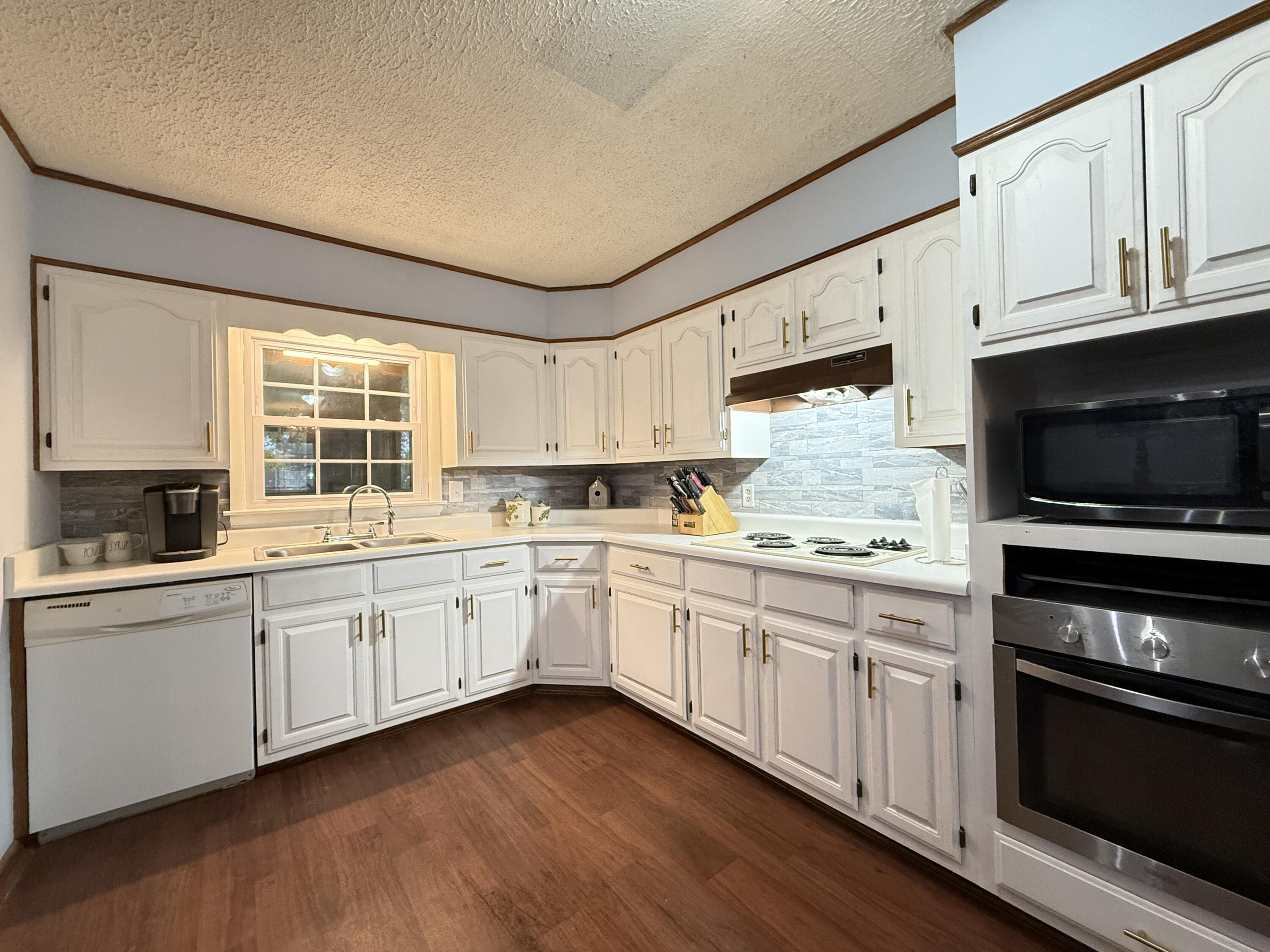 1102 Dogwood Lane Property Photo 5