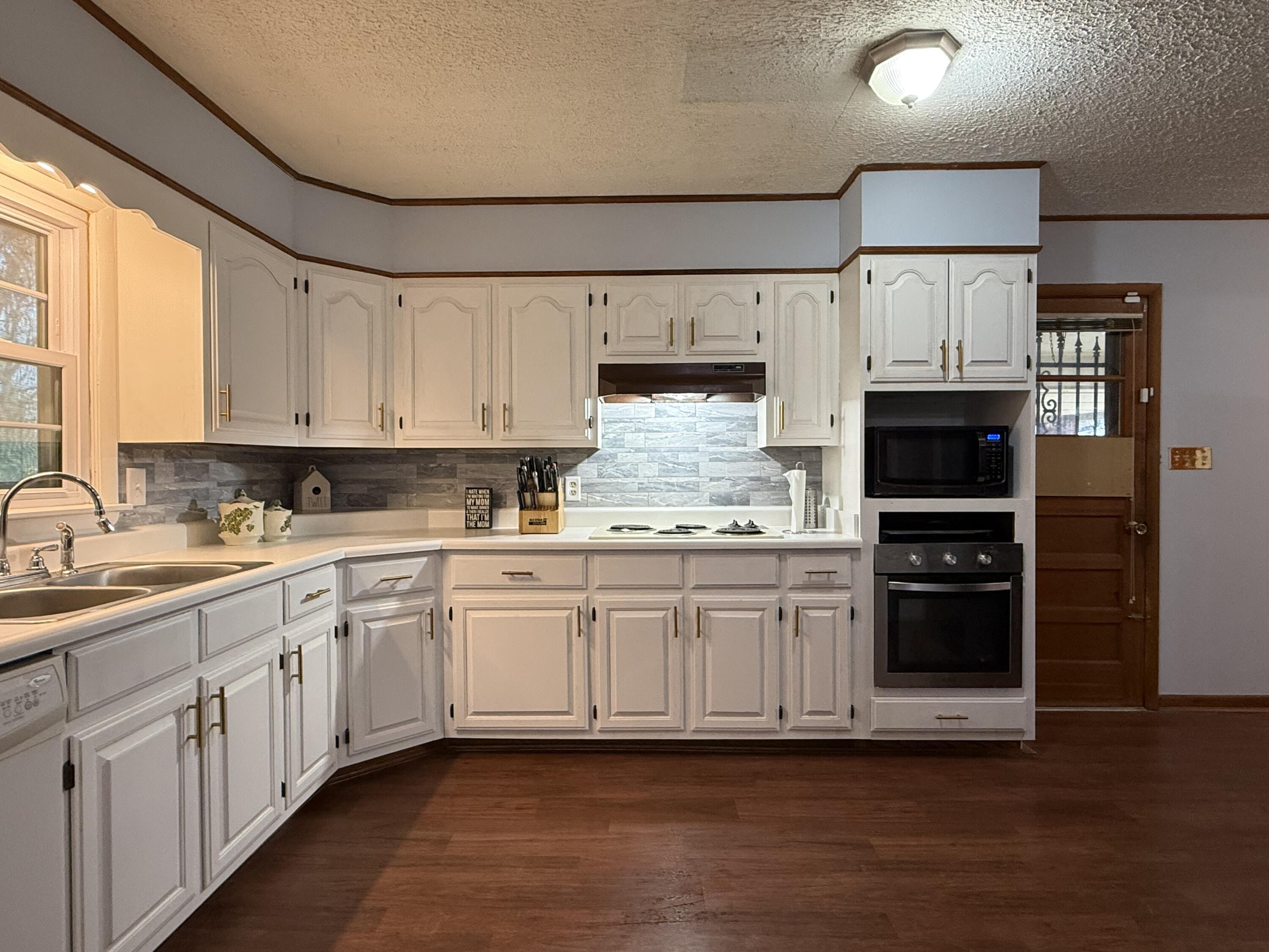 1102 Dogwood Lane Property Photo 6