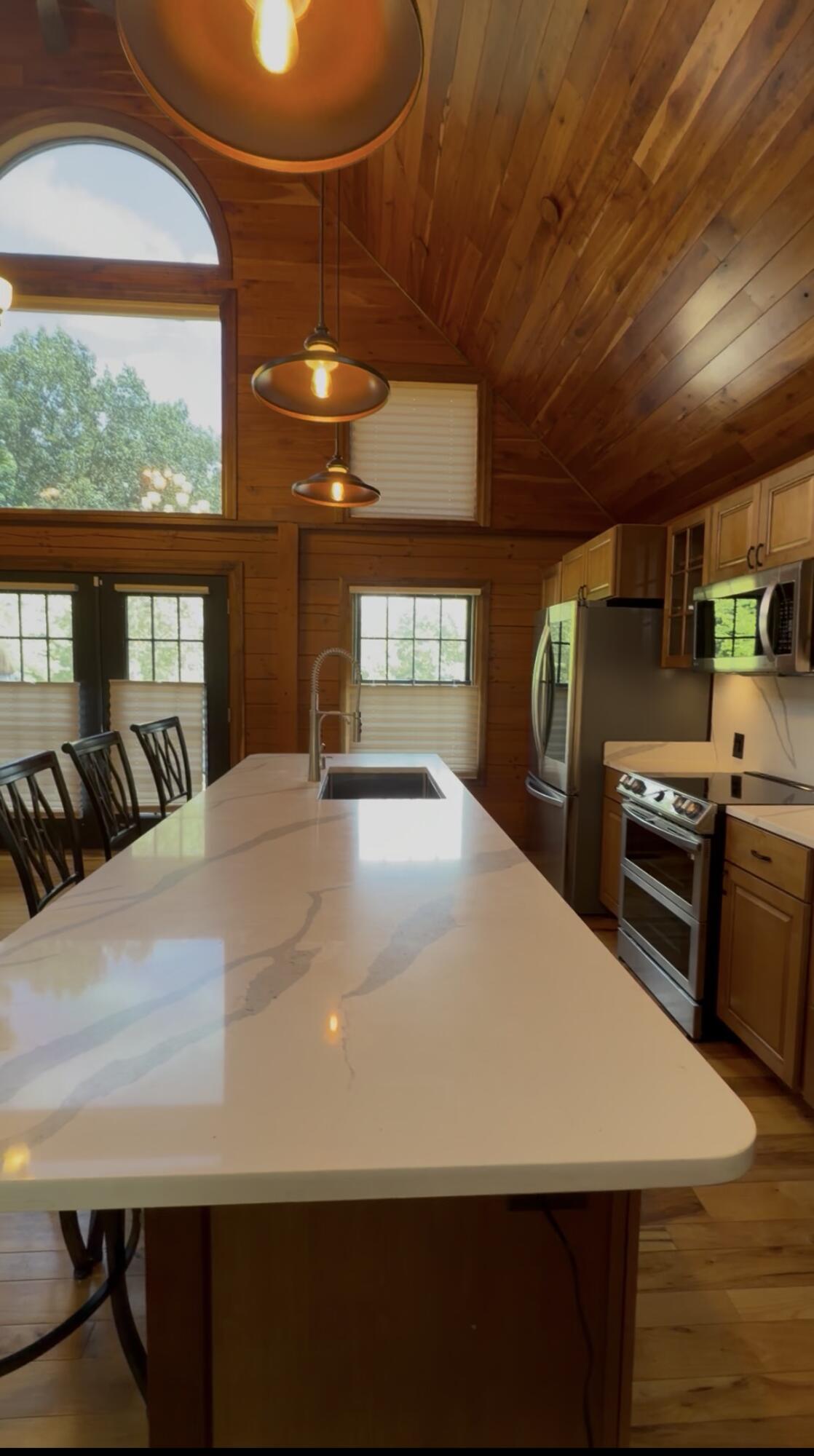 484 Blue Springs Boulevard Property Photo 13