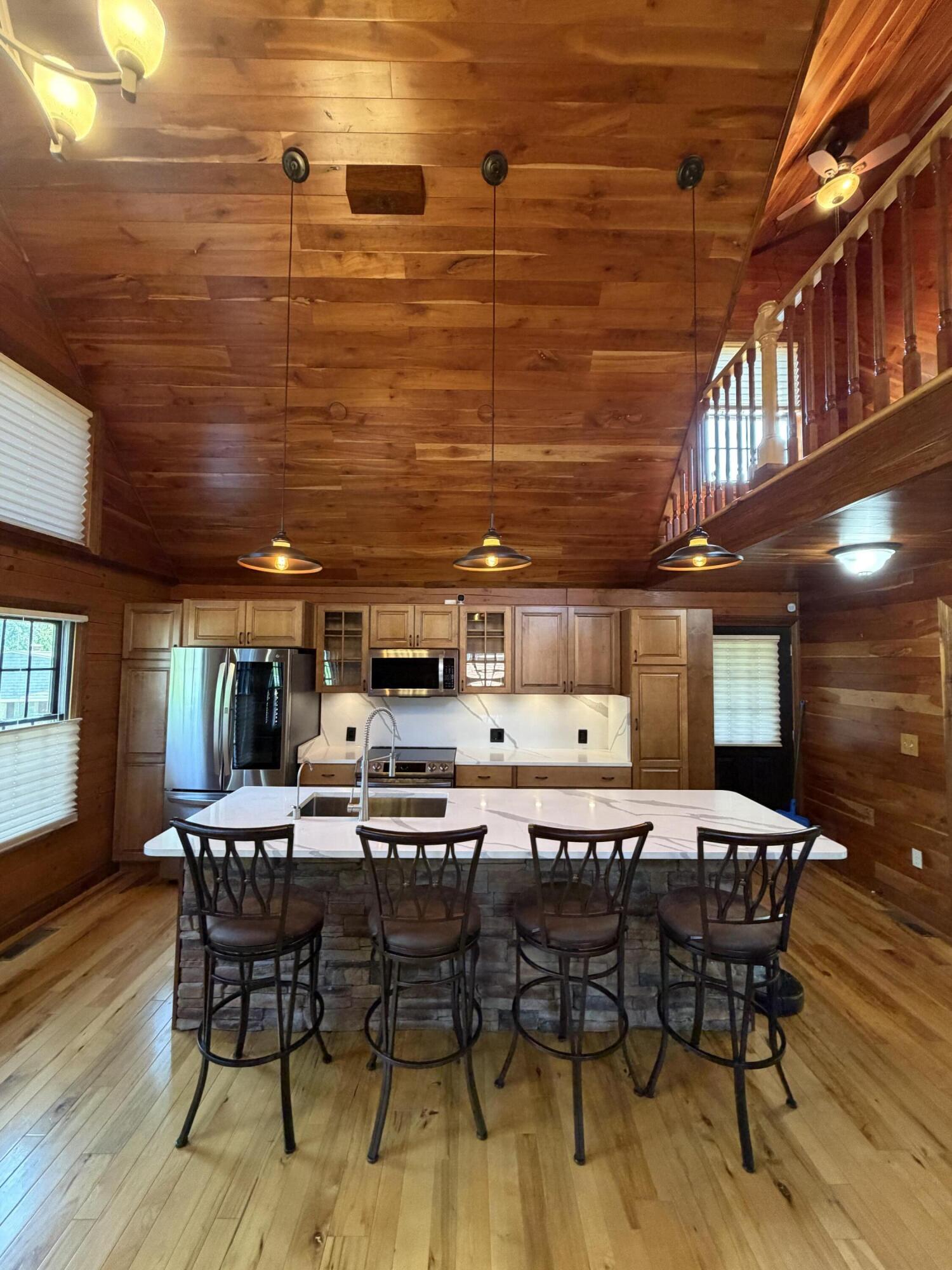 484 Blue Springs Boulevard Property Photo 14
