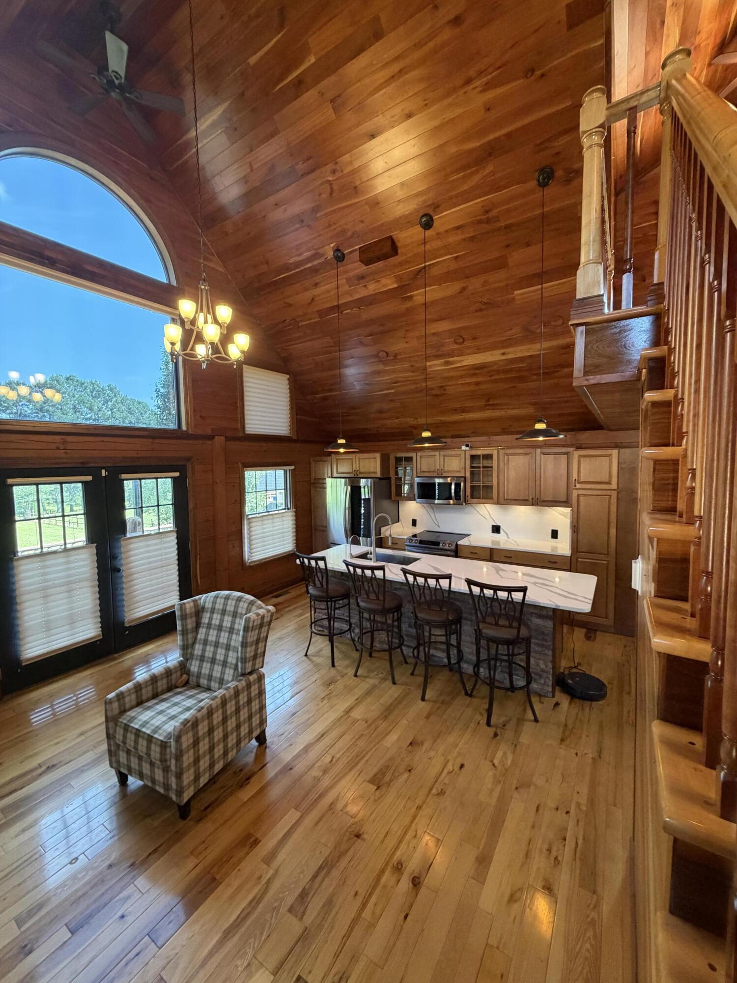484 Blue Springs Boulevard Property Photo 15