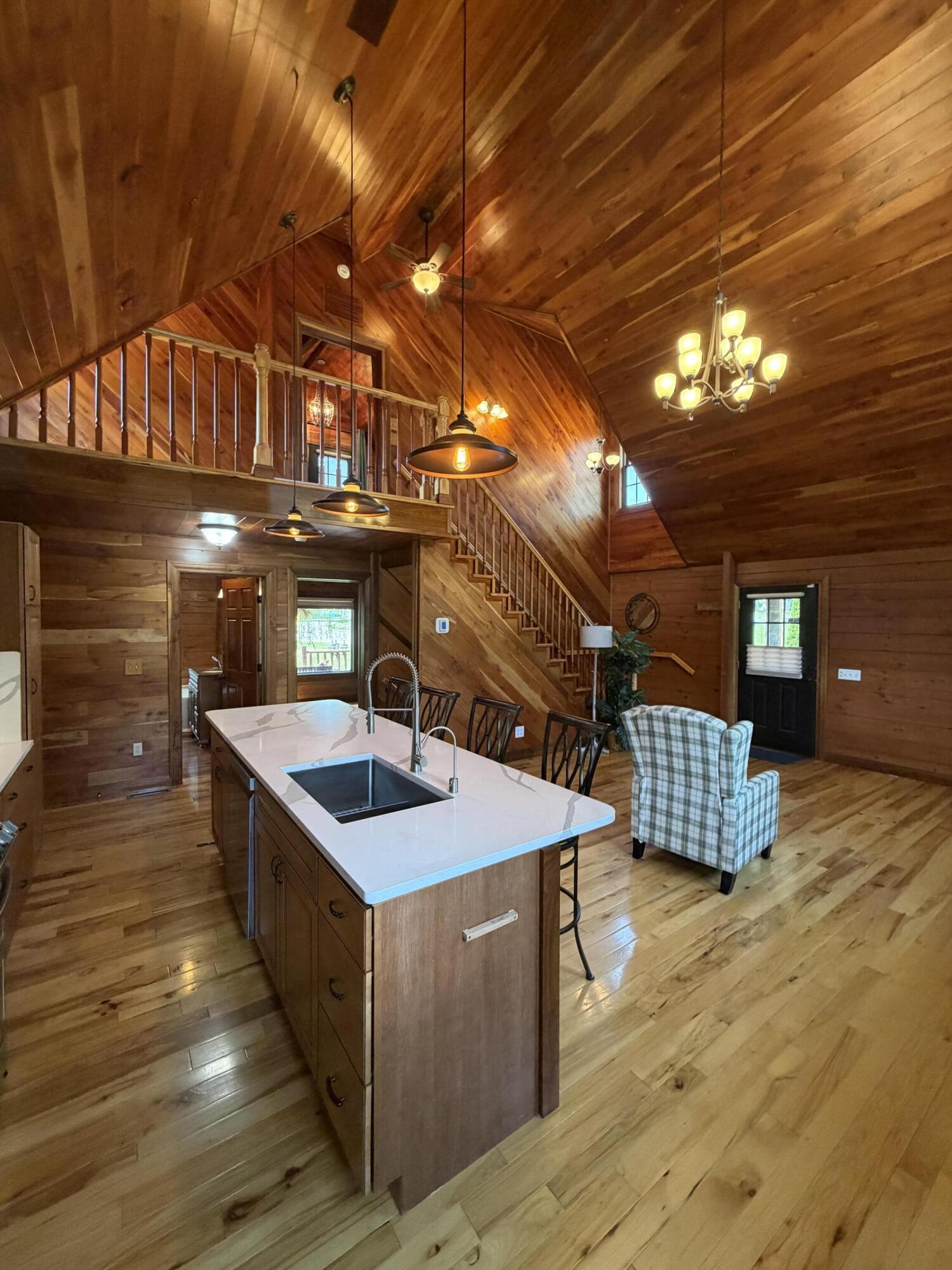 484 Blue Springs Boulevard Property Photo 17