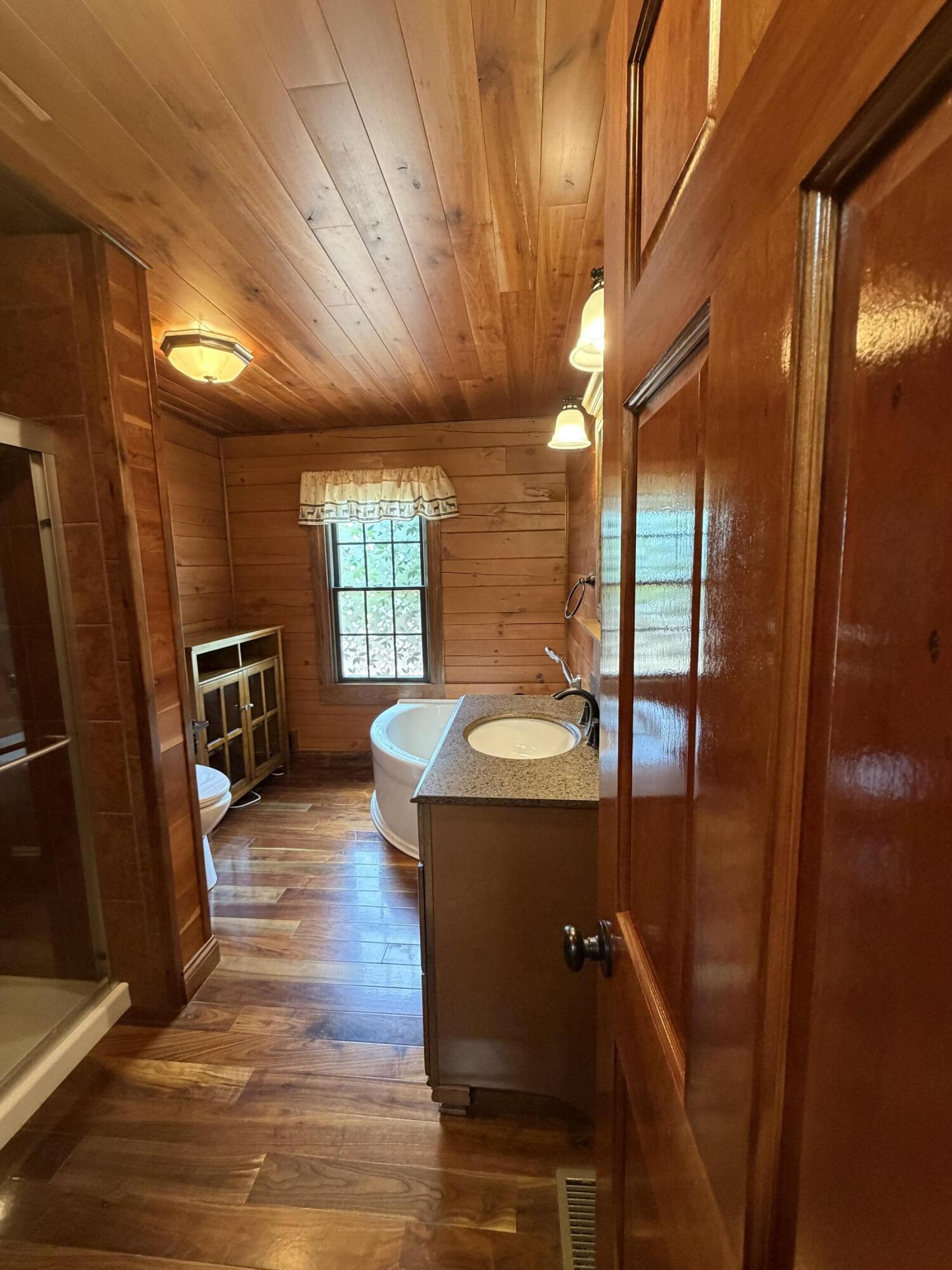 484 Blue Springs Boulevard Property Photo 23