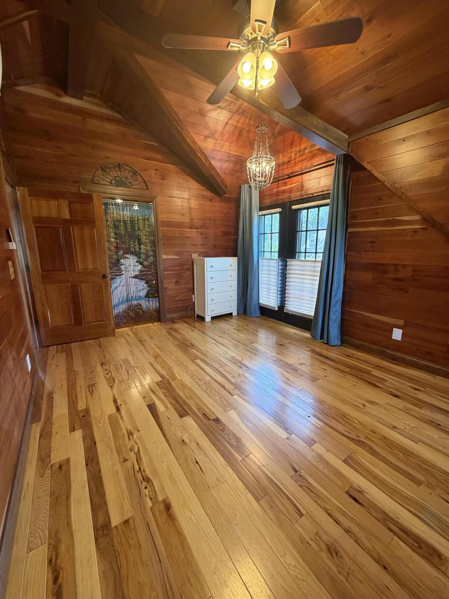 484 Blue Springs Boulevard Property Photo 27