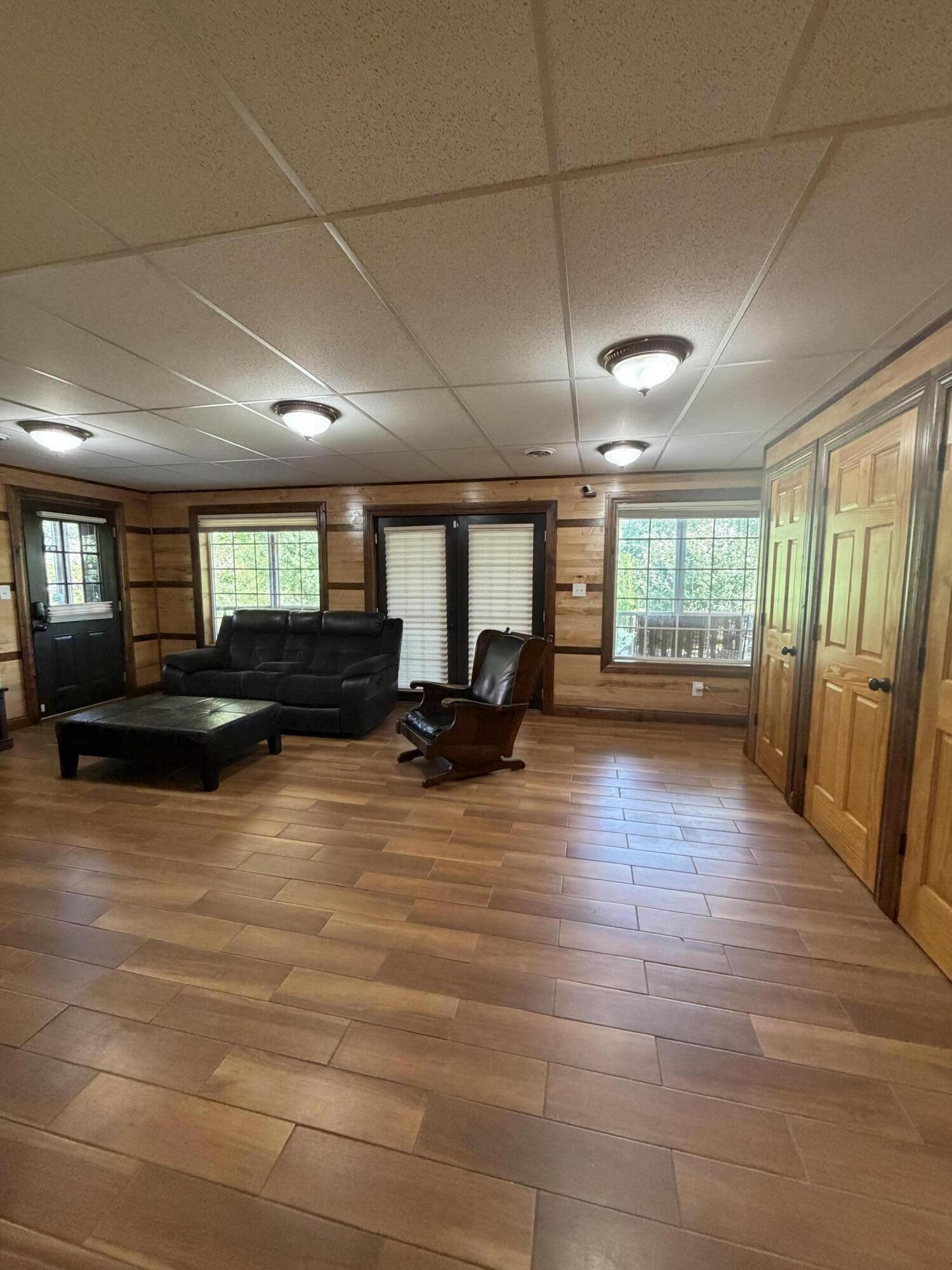 484 Blue Springs Boulevard Property Photo 33