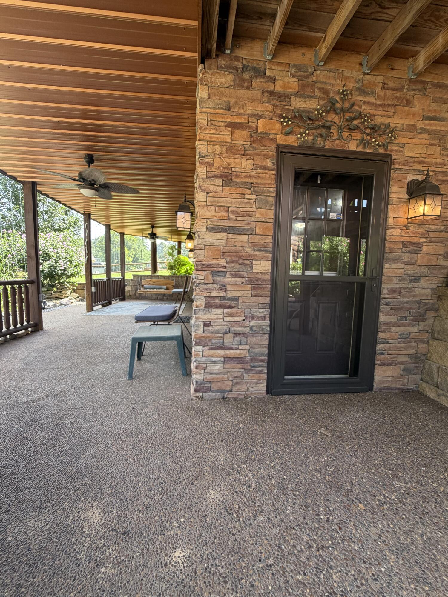 484 Blue Springs Boulevard Property Photo 41