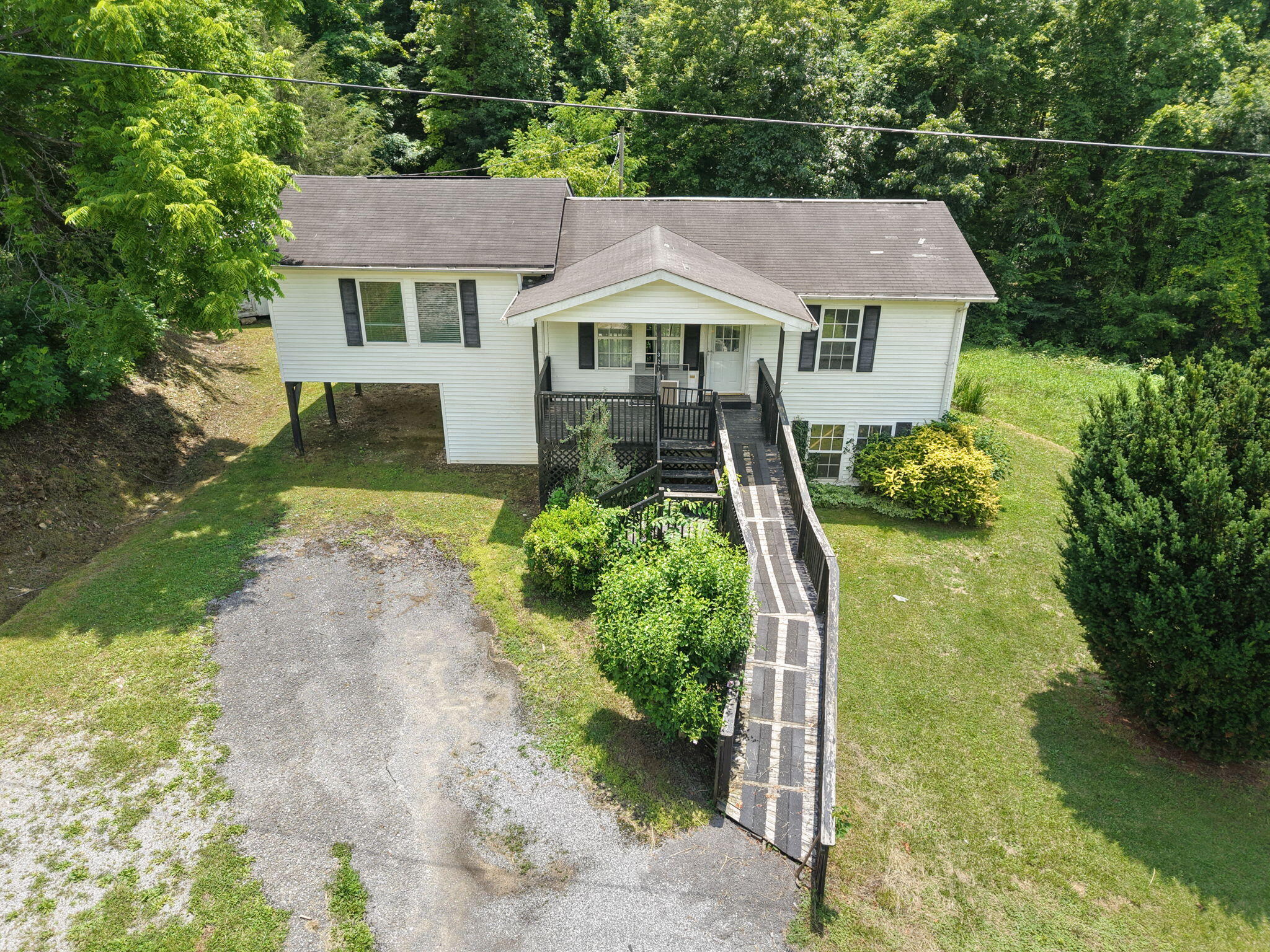 327 Day Hollow Property Photo 2