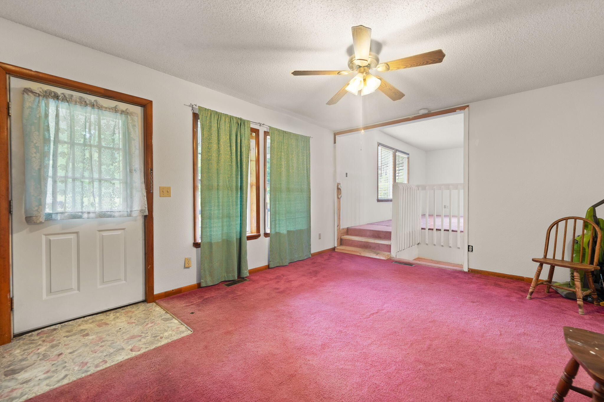 327 Day Hollow Property Photo 6