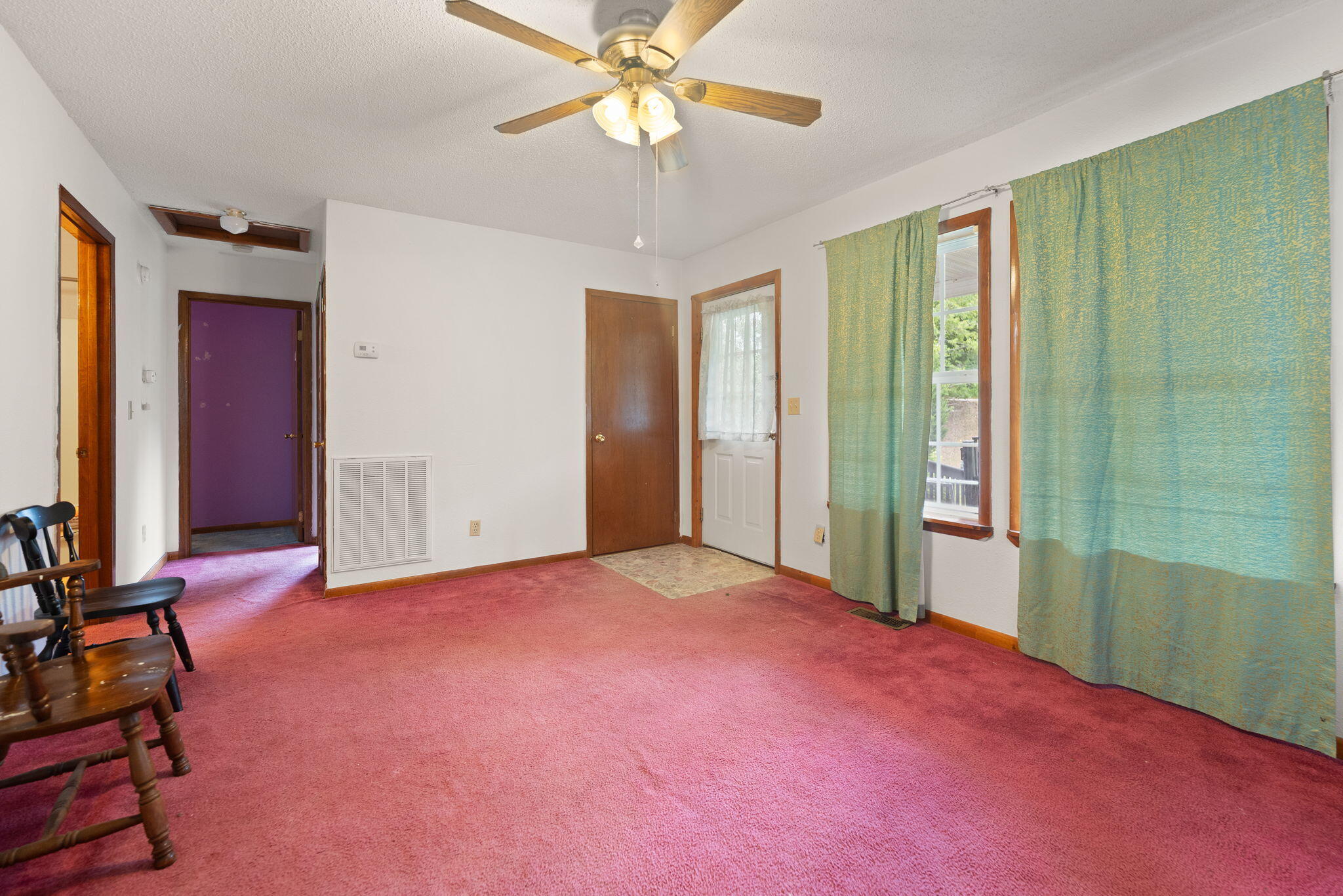 327 Day Hollow Property Photo 7