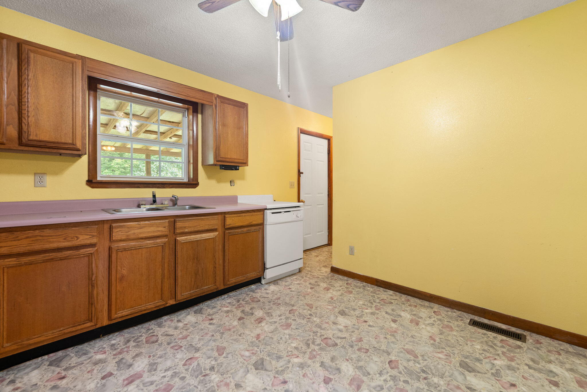 327 Day Hollow Property Photo 20