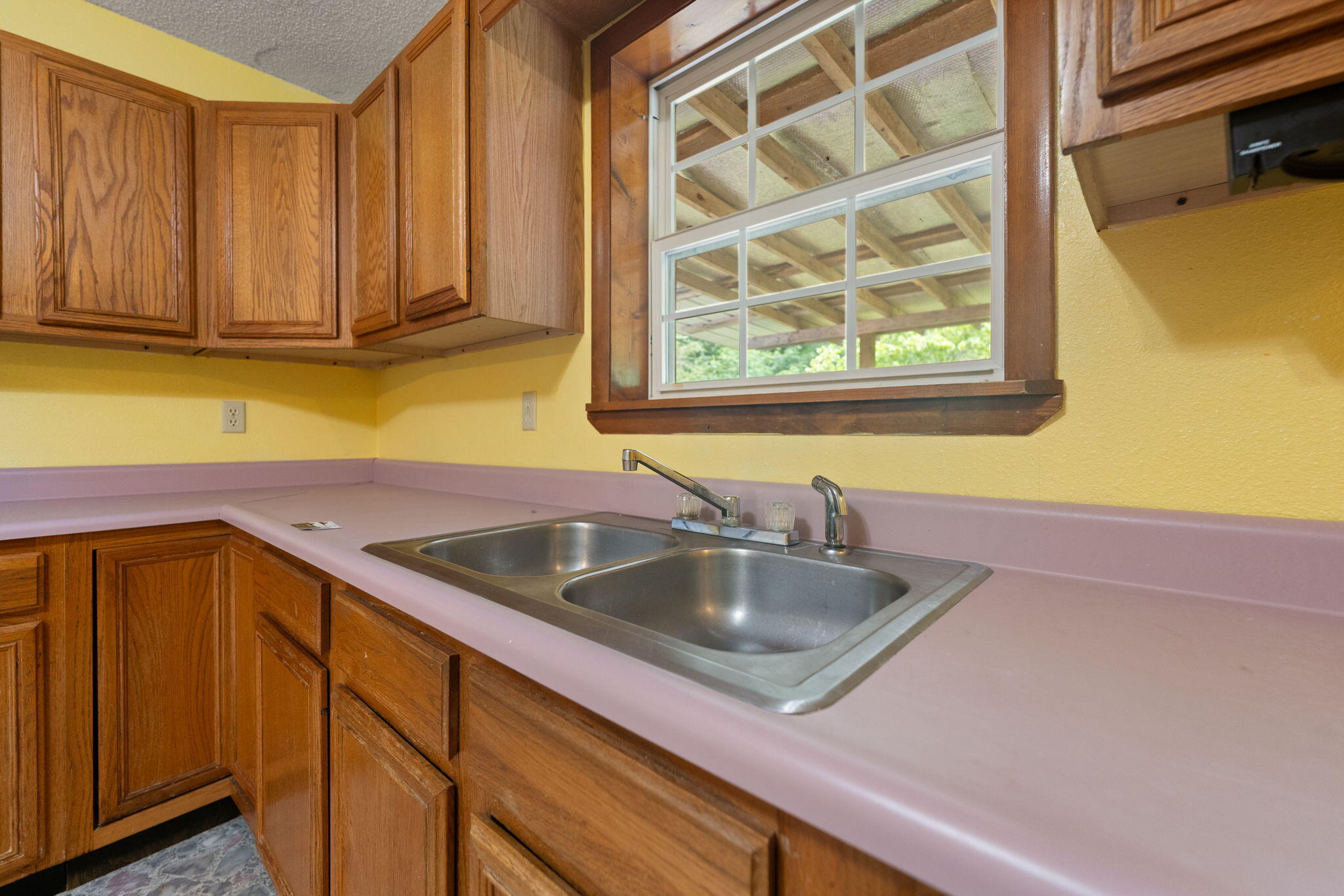 327 Day Hollow Property Photo 23