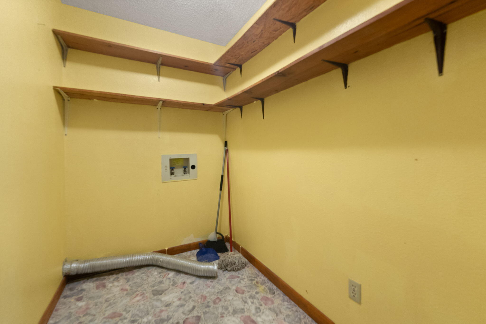 327 Day Hollow Property Photo 25