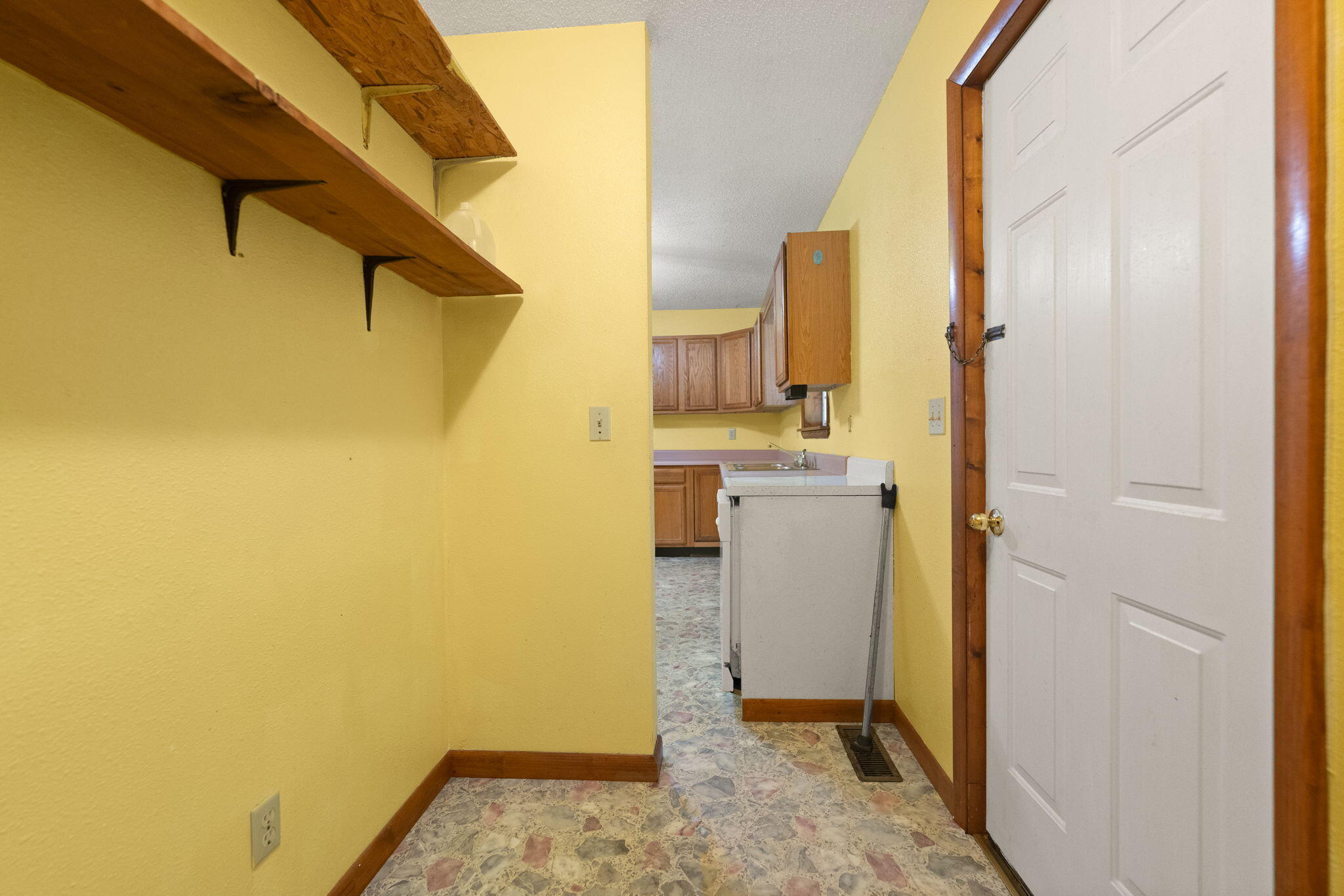 327 Day Hollow Property Photo 26