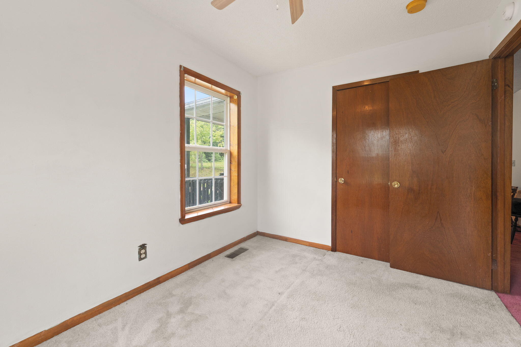 327 Day Hollow Property Photo 31