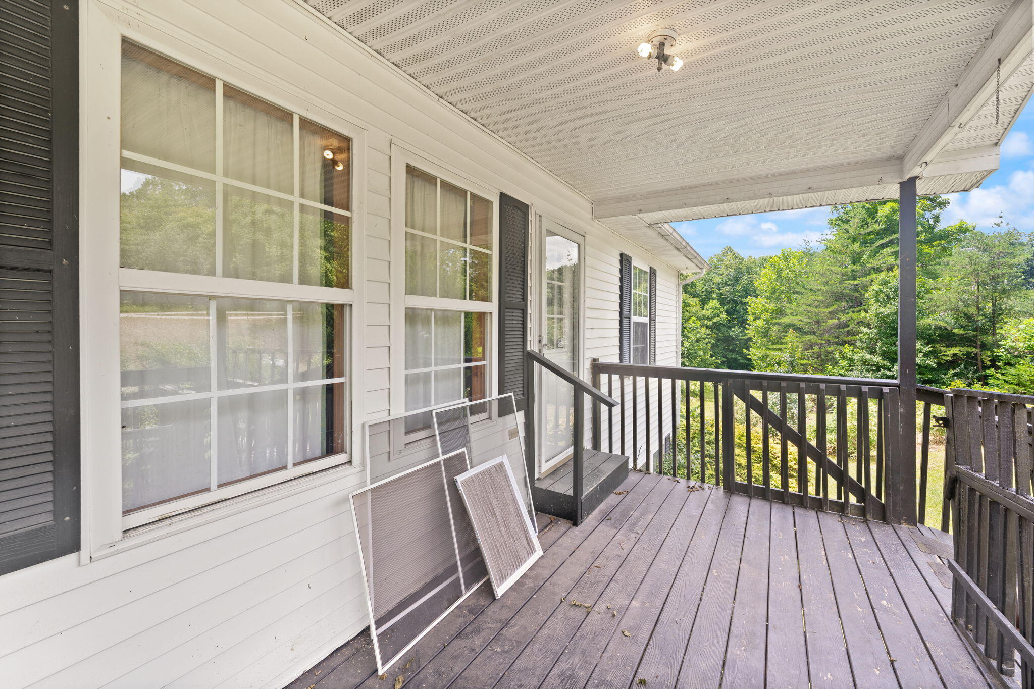 327 Day Hollow Property Photo 54