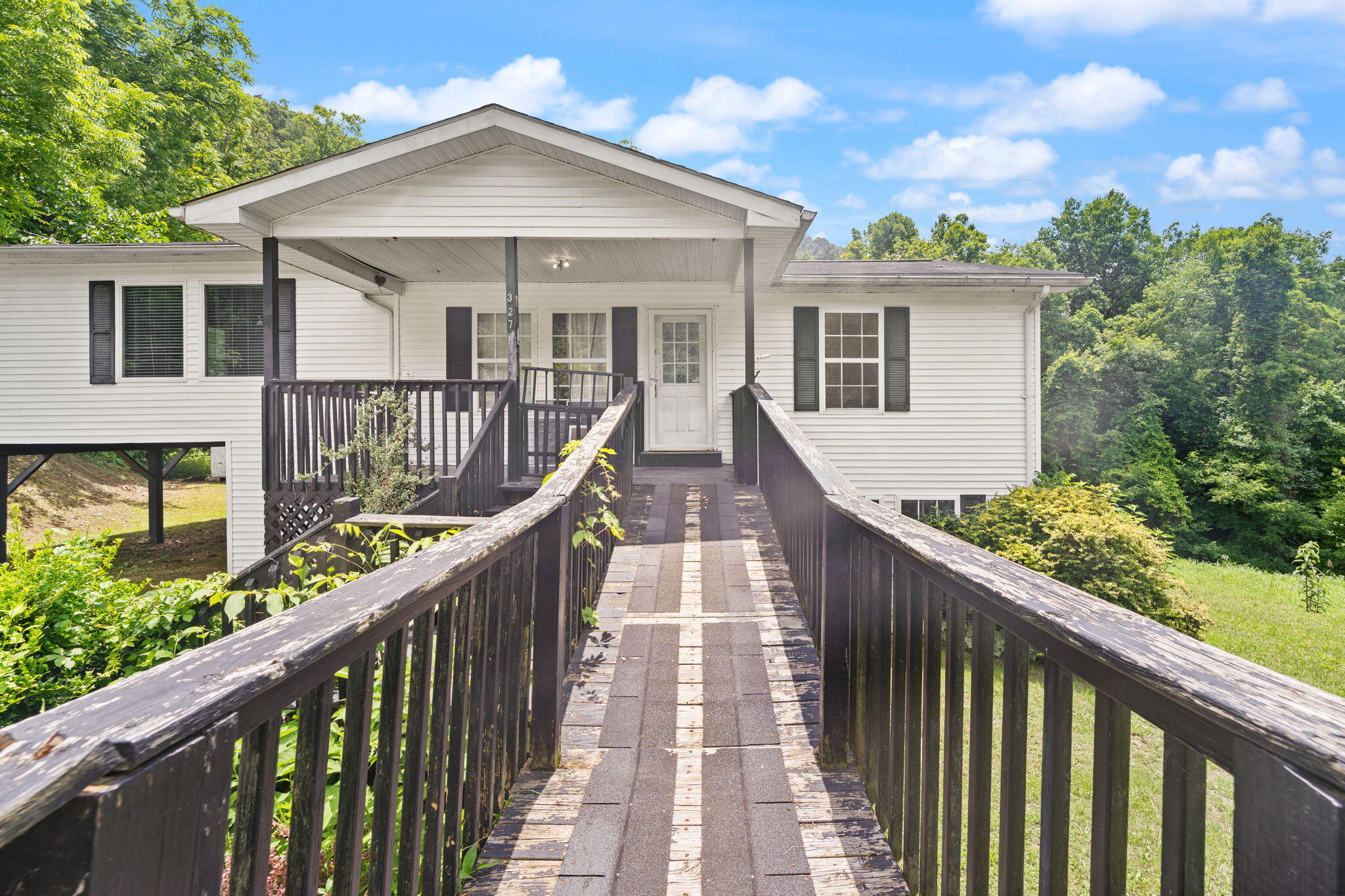 327 Day Hollow Property Photo 58