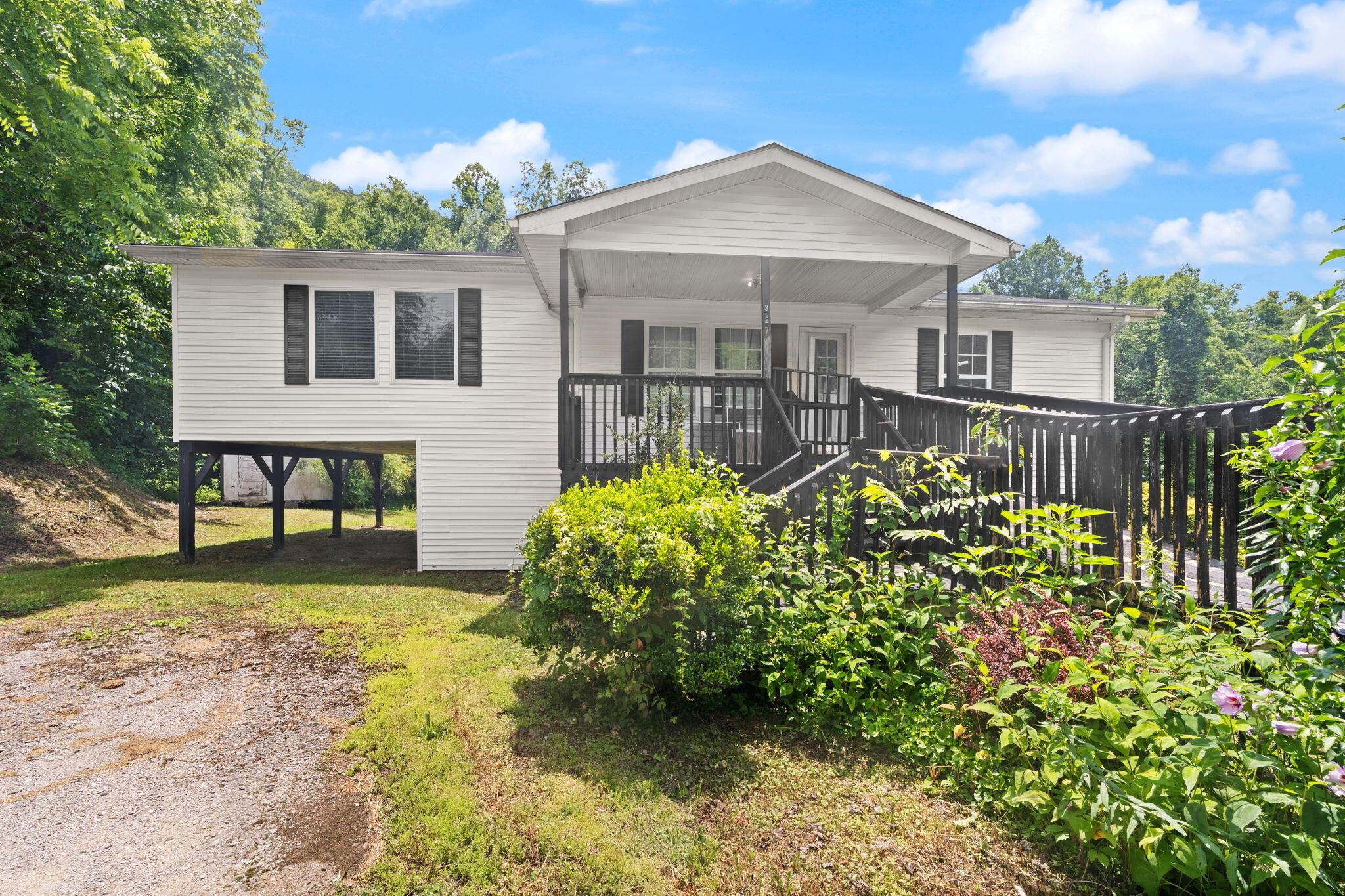 327 Day Hollow Property Photo 59