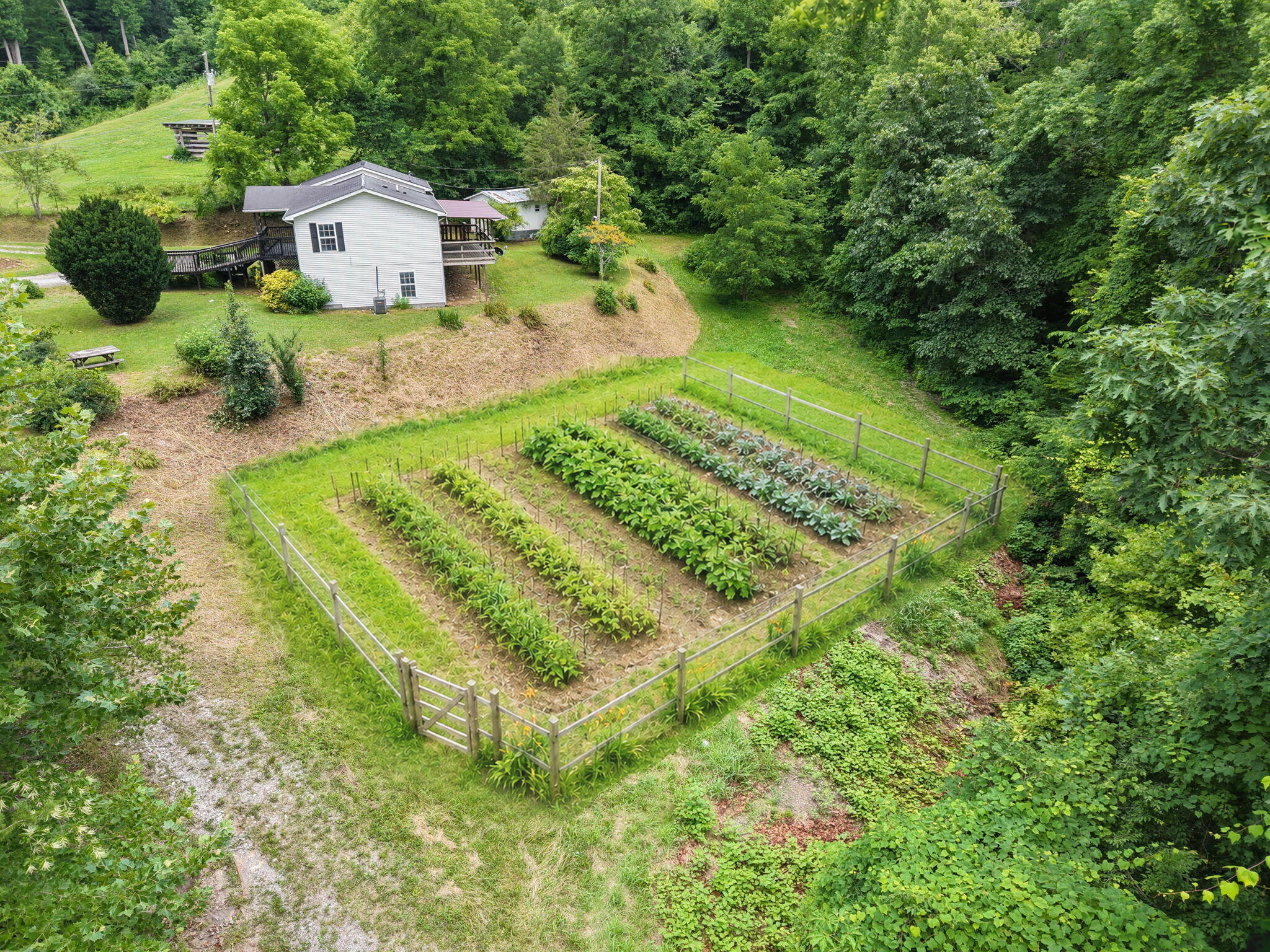 327 Day Hollow Property Photo 93