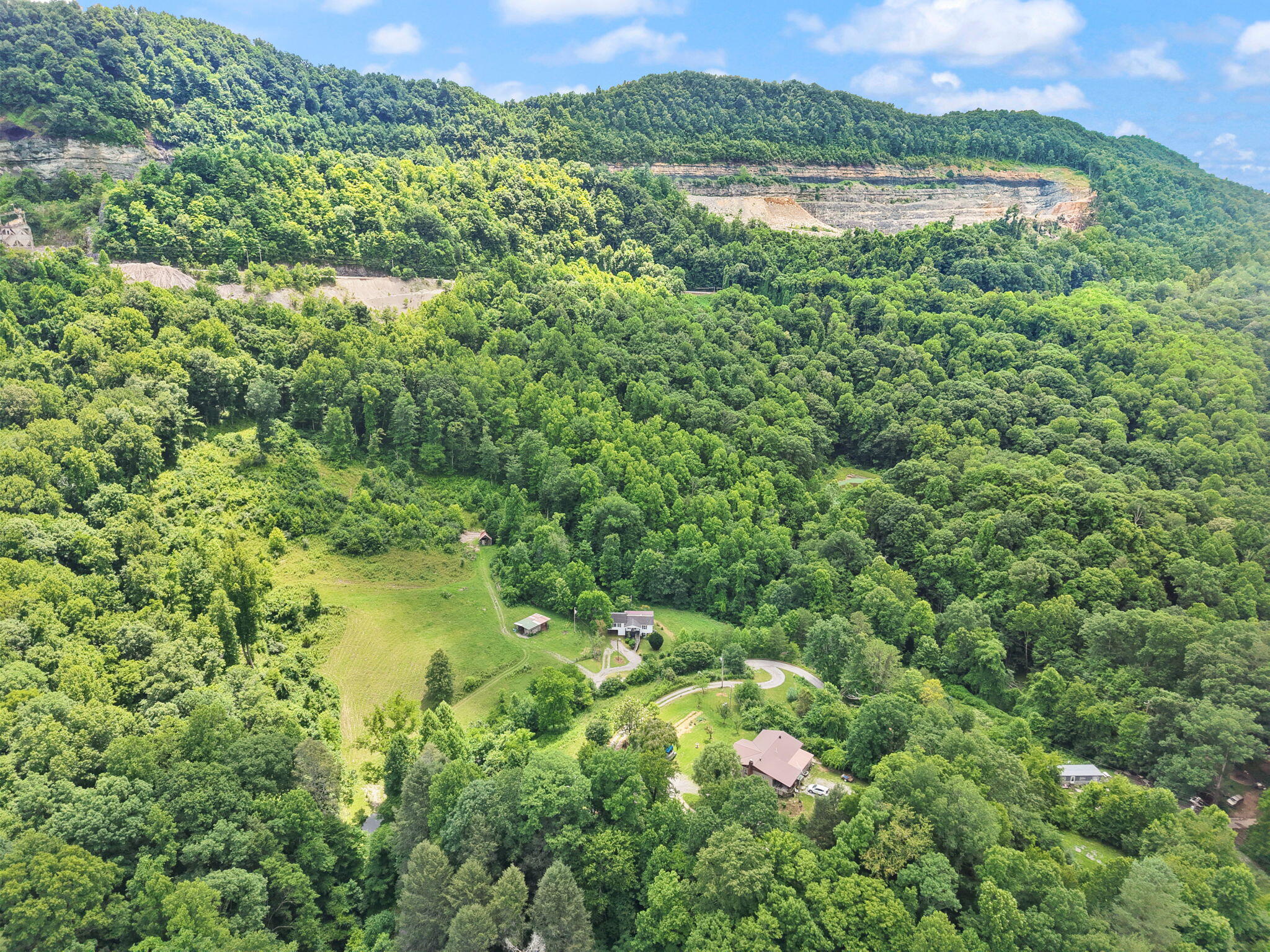 327 Day Hollow Property Photo 96