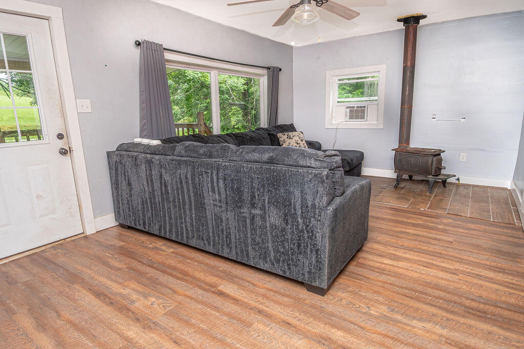 1797 E Clack Mountain Road Property Photo 4