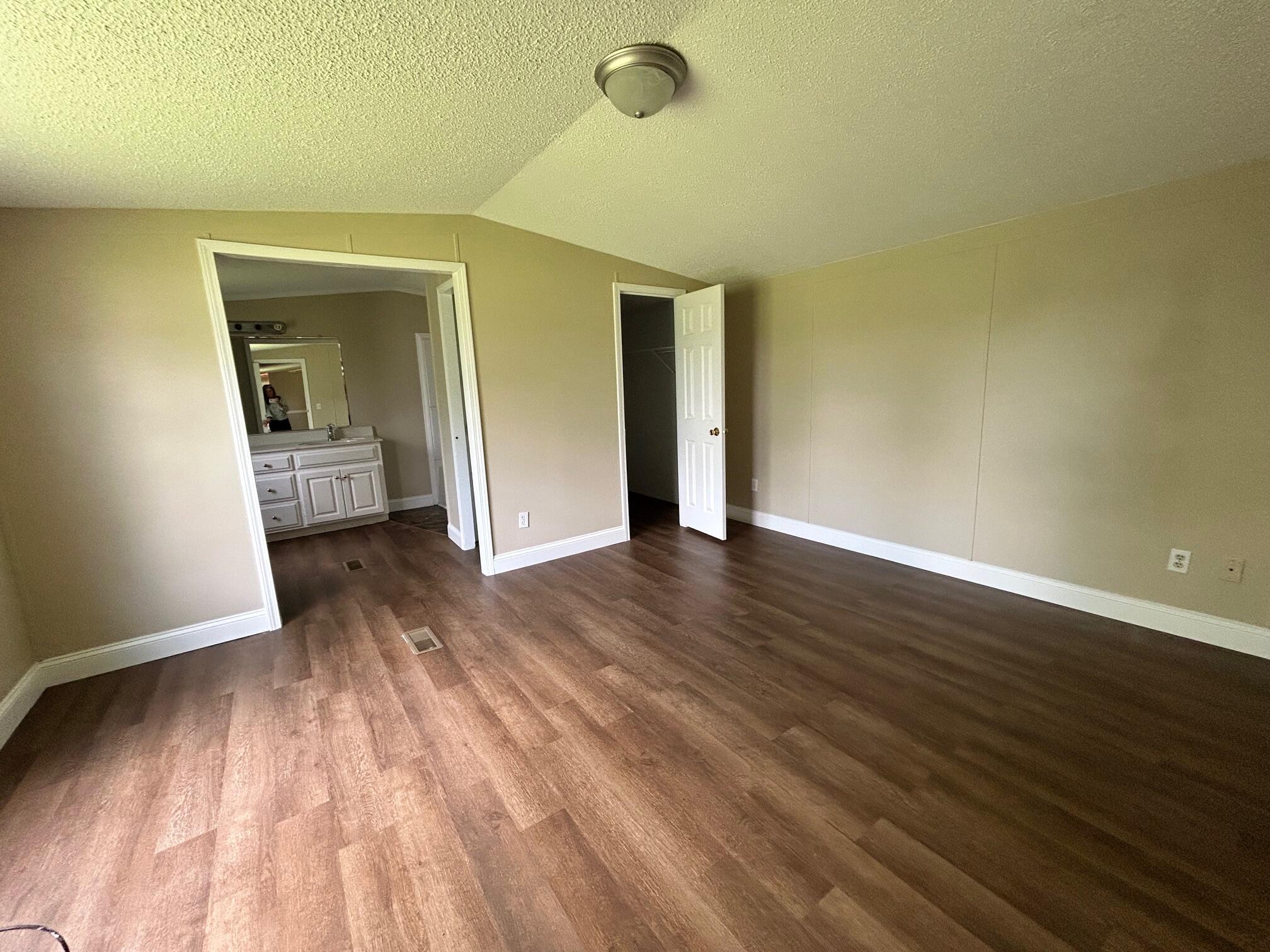 376 Cumberland Drive Property Photo 6