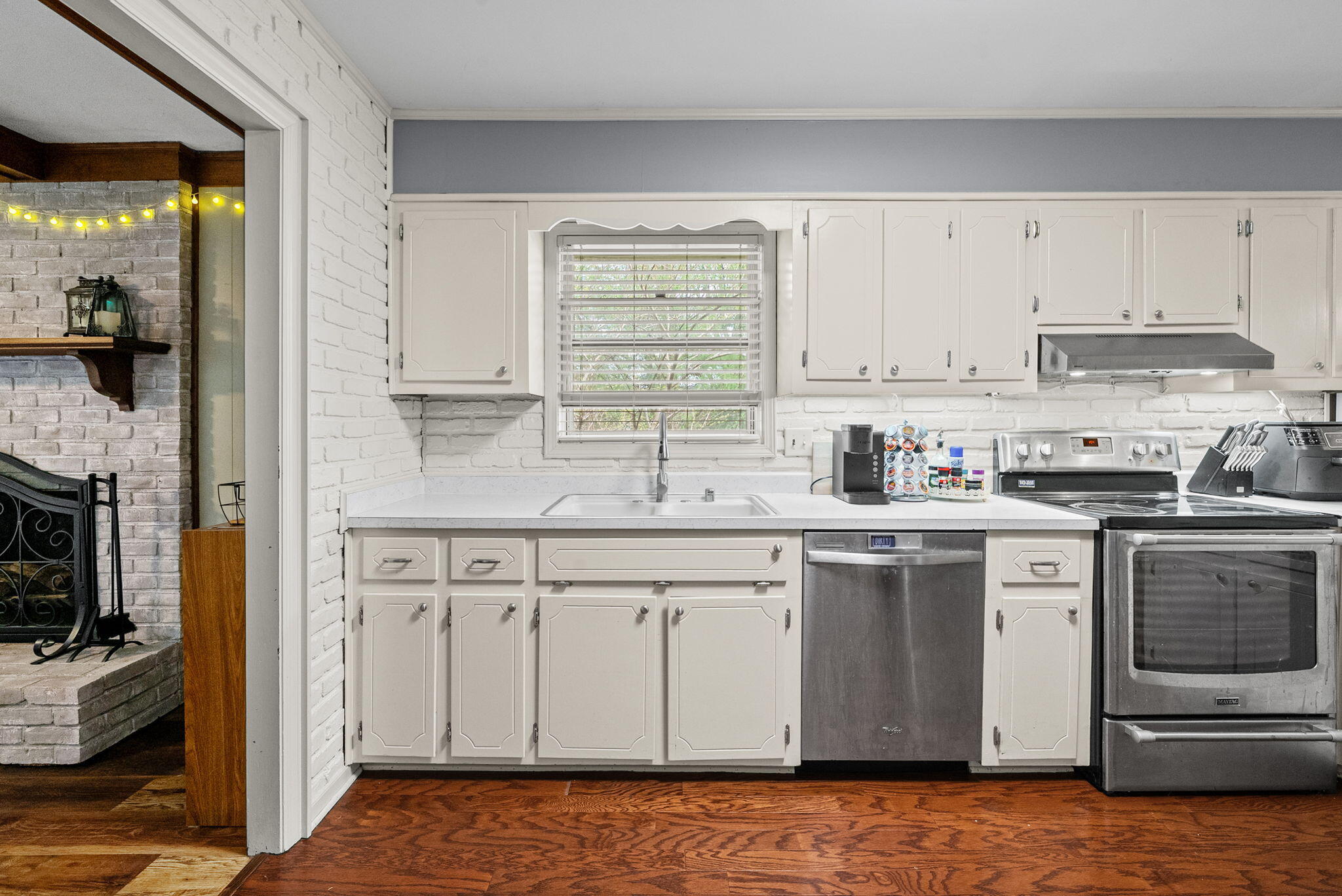 133 Windsor Drive Property Photo 3