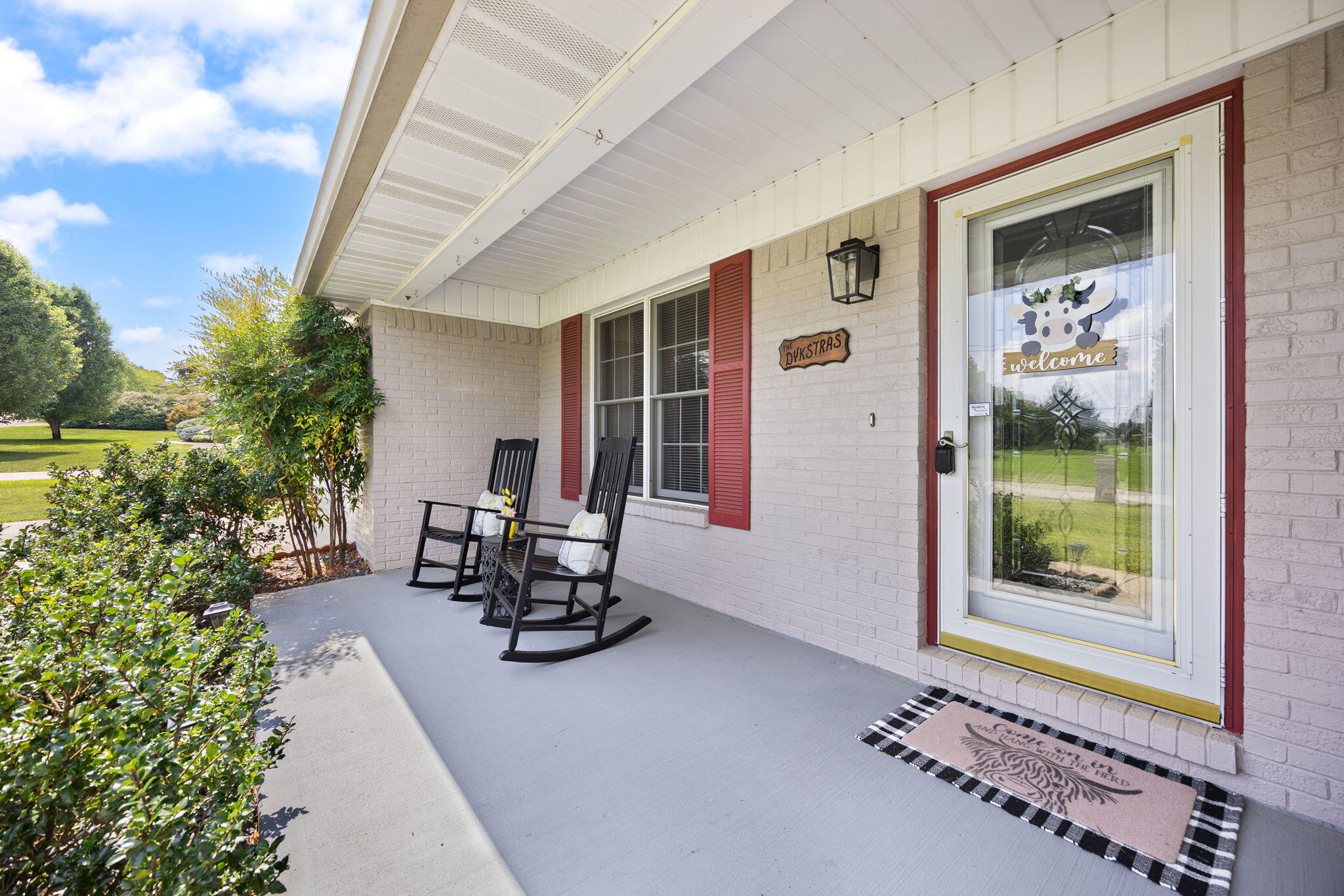 117 Greenside Drive Property Photo 2