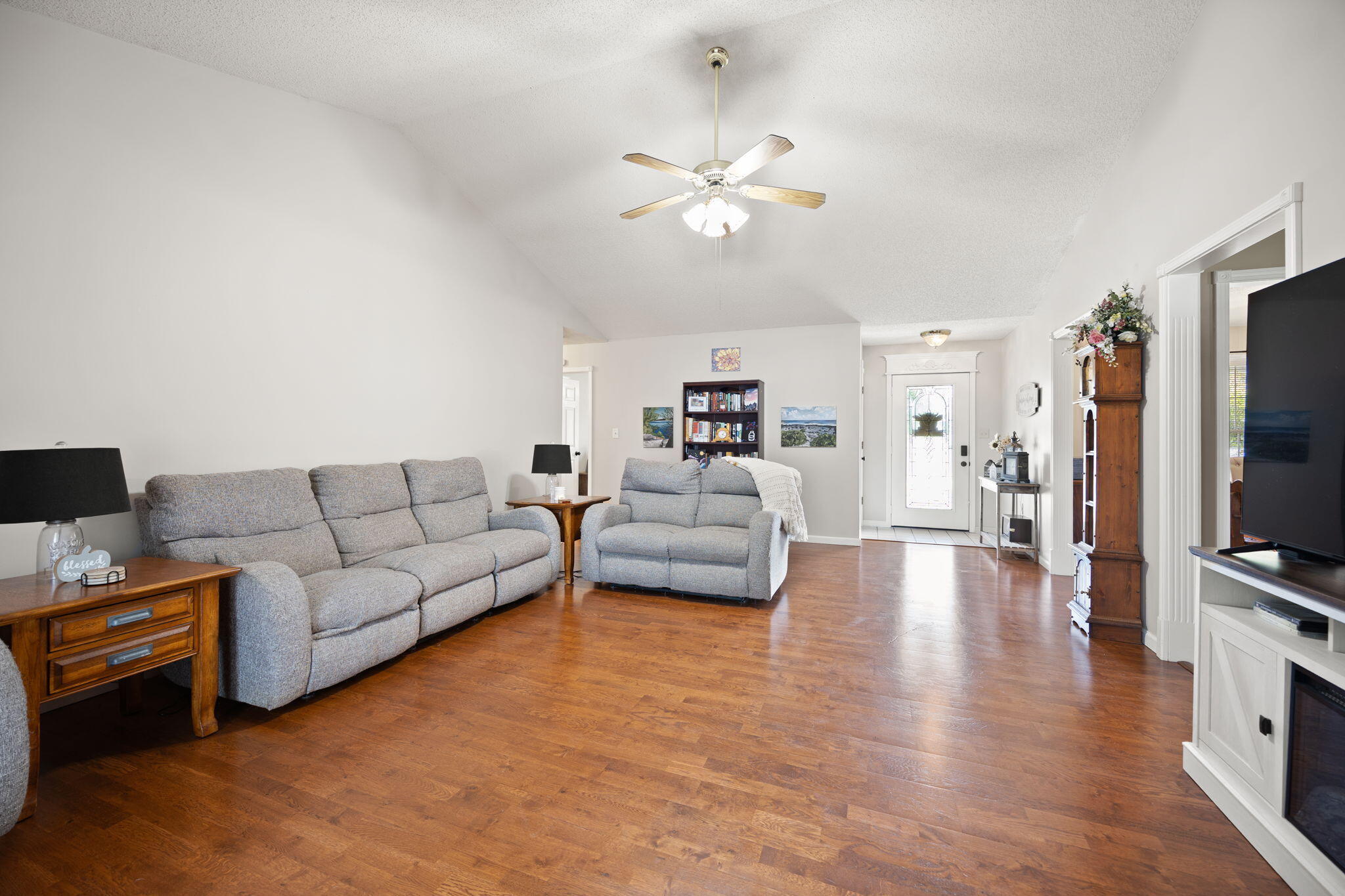 117 Greenside Drive Property Photo 5