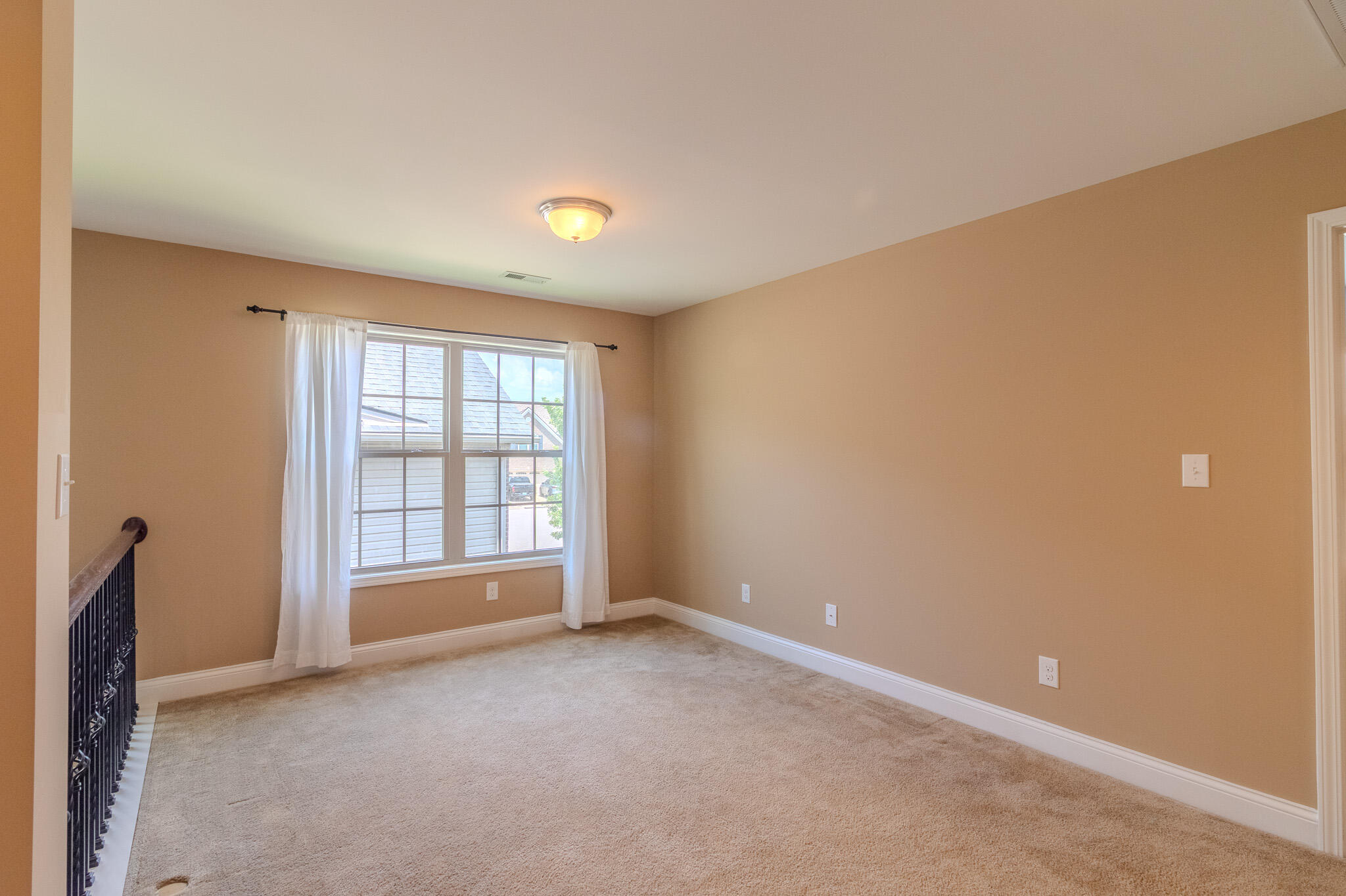 437 Larkhill Cove Property Photo 16