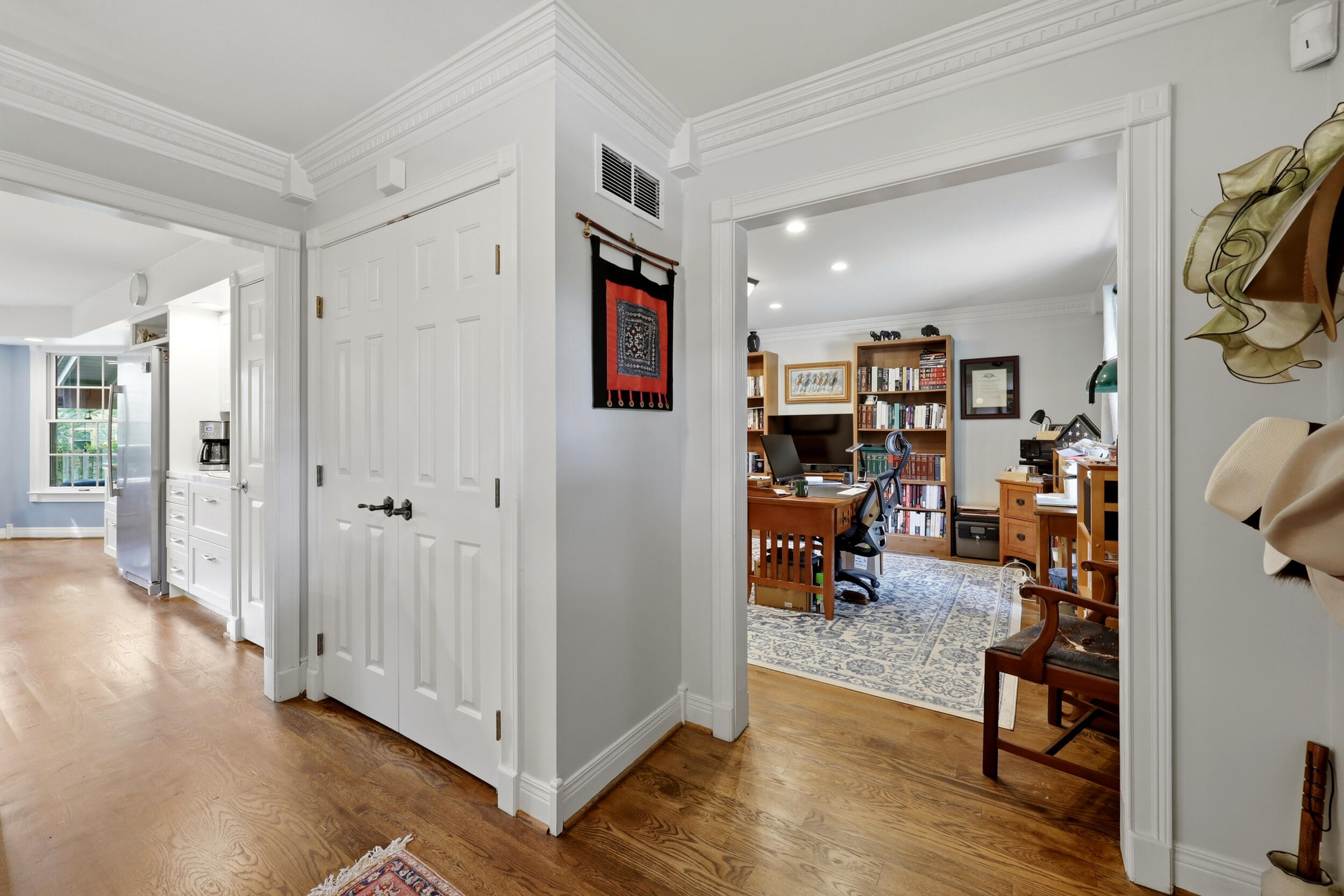 4938 Hartland Parkway Property Photo 6