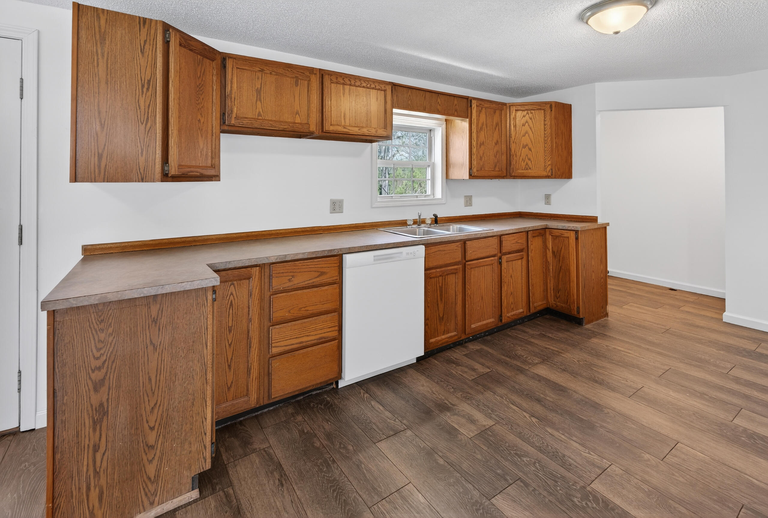 29 6th Street Property Photo 5