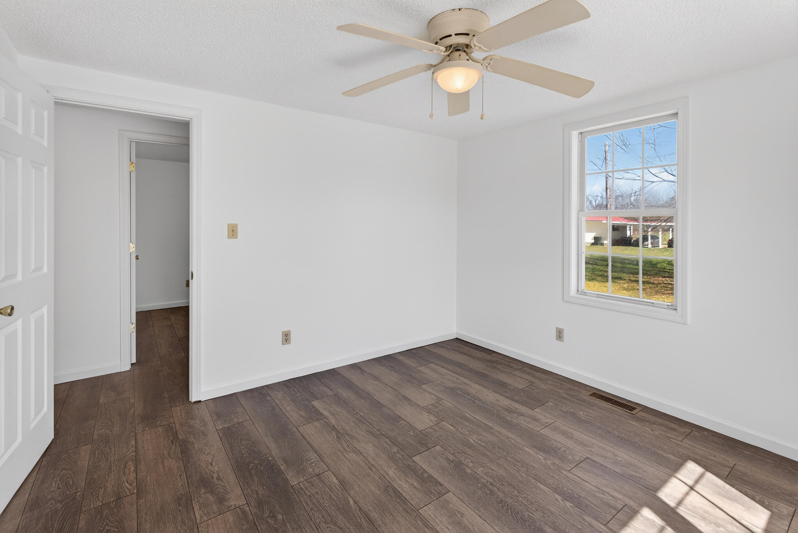 29 6th Street Property Photo 14