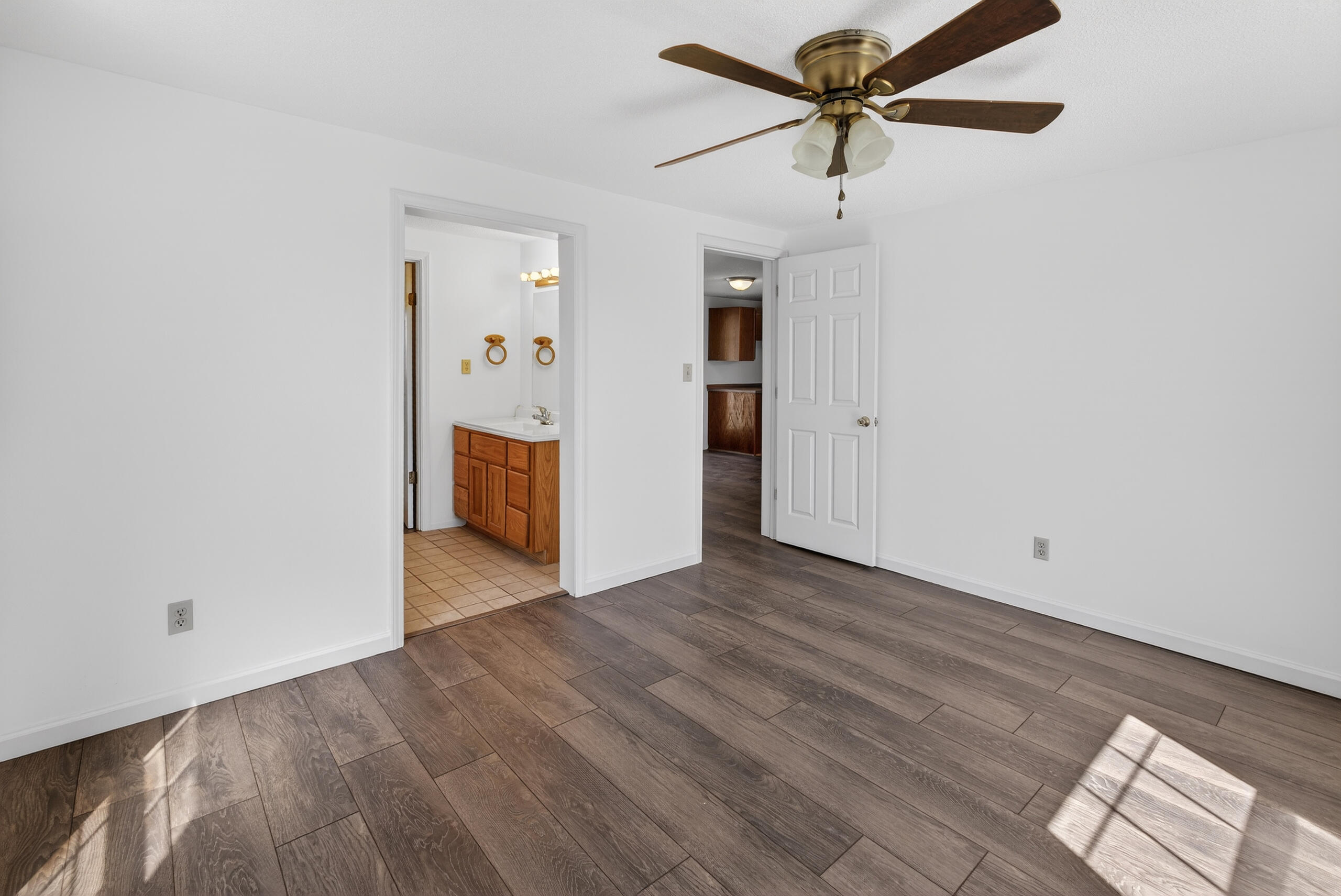 29 6th Street Property Photo 23