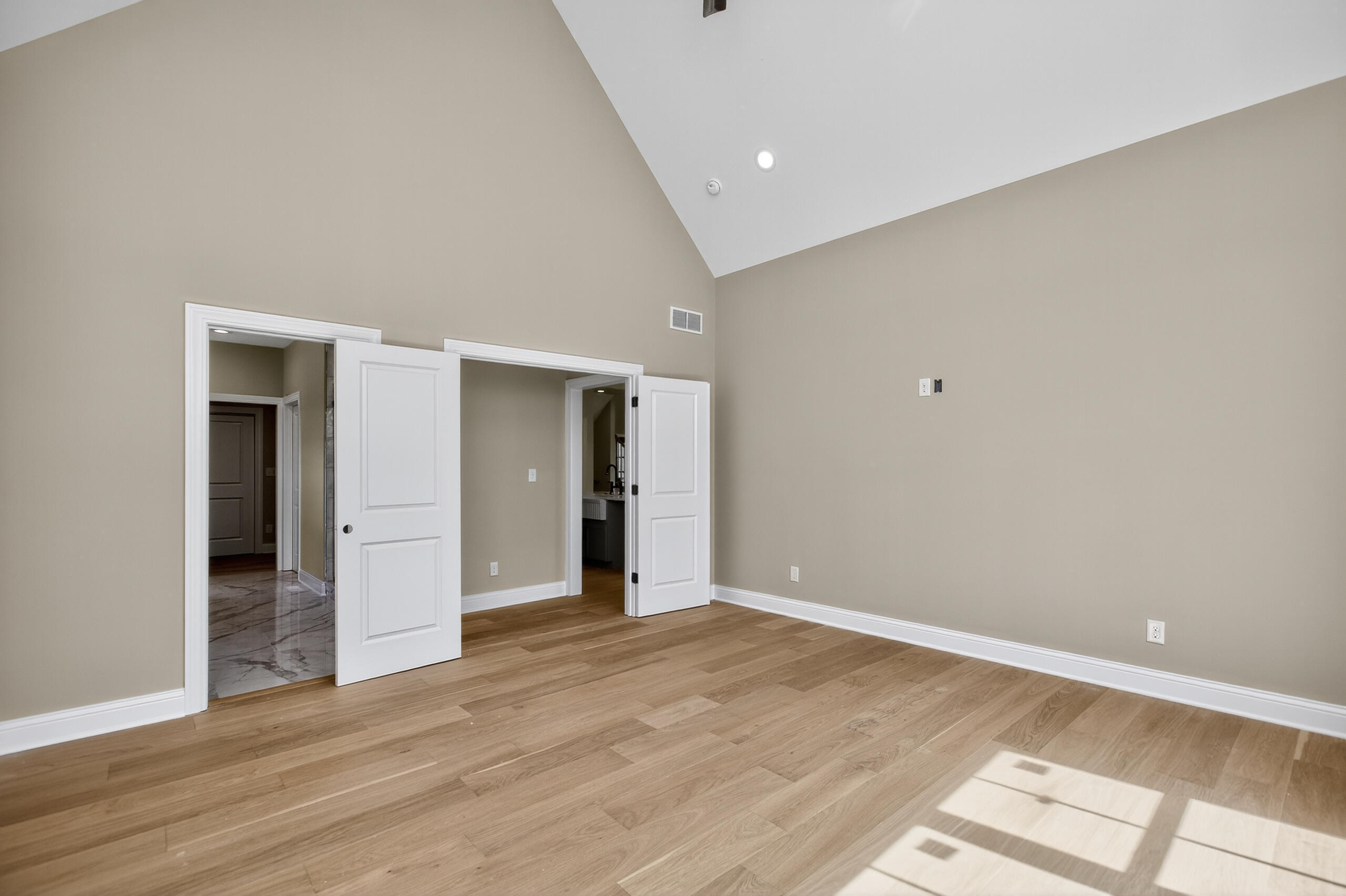 47 Hills Lane Property Photo 14