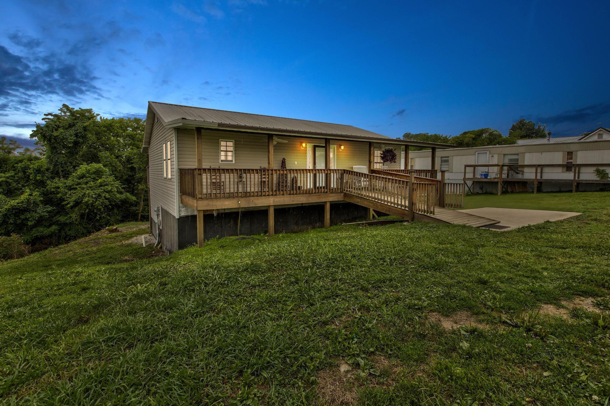 753 E Highway 60 Property Photo 2