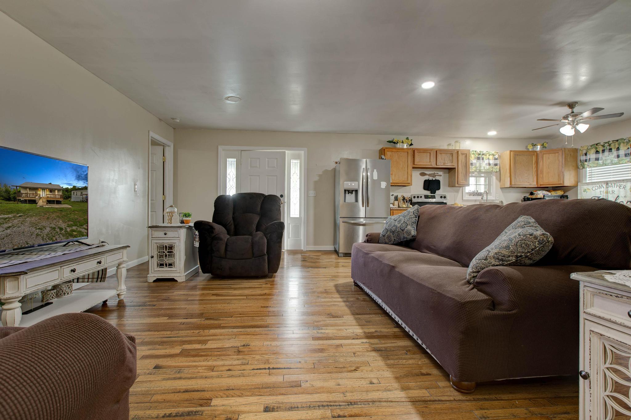 753 E Highway 60 Property Photo 4