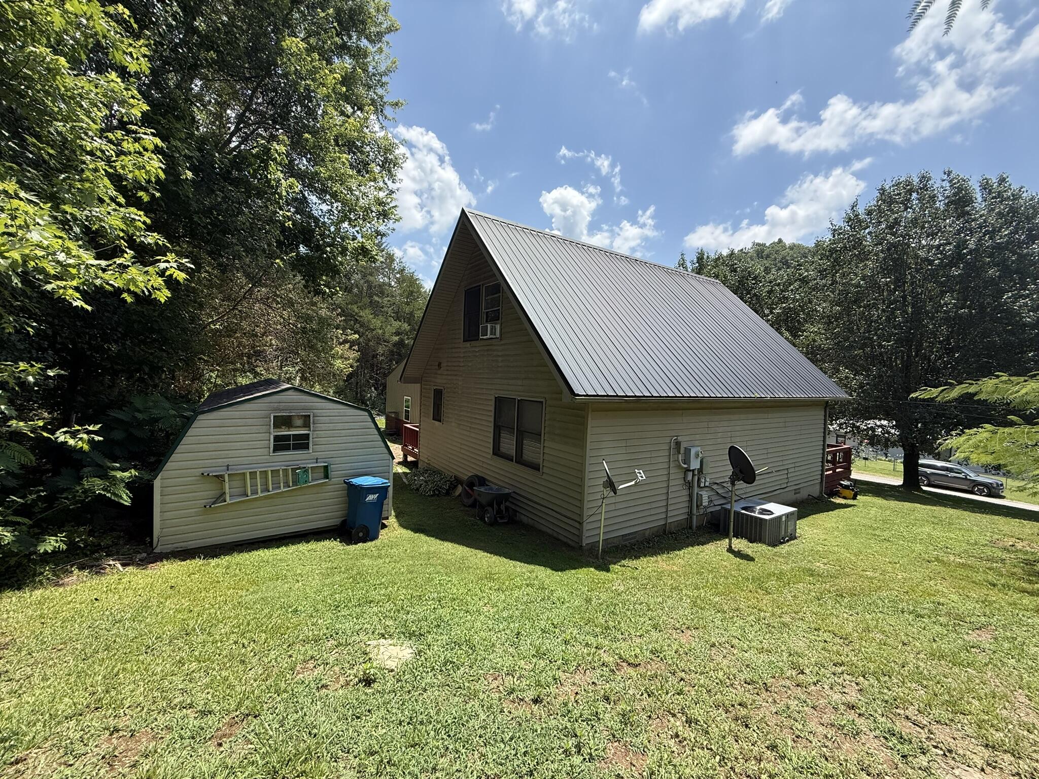 1671 Smith Grove Road Property Photo 4