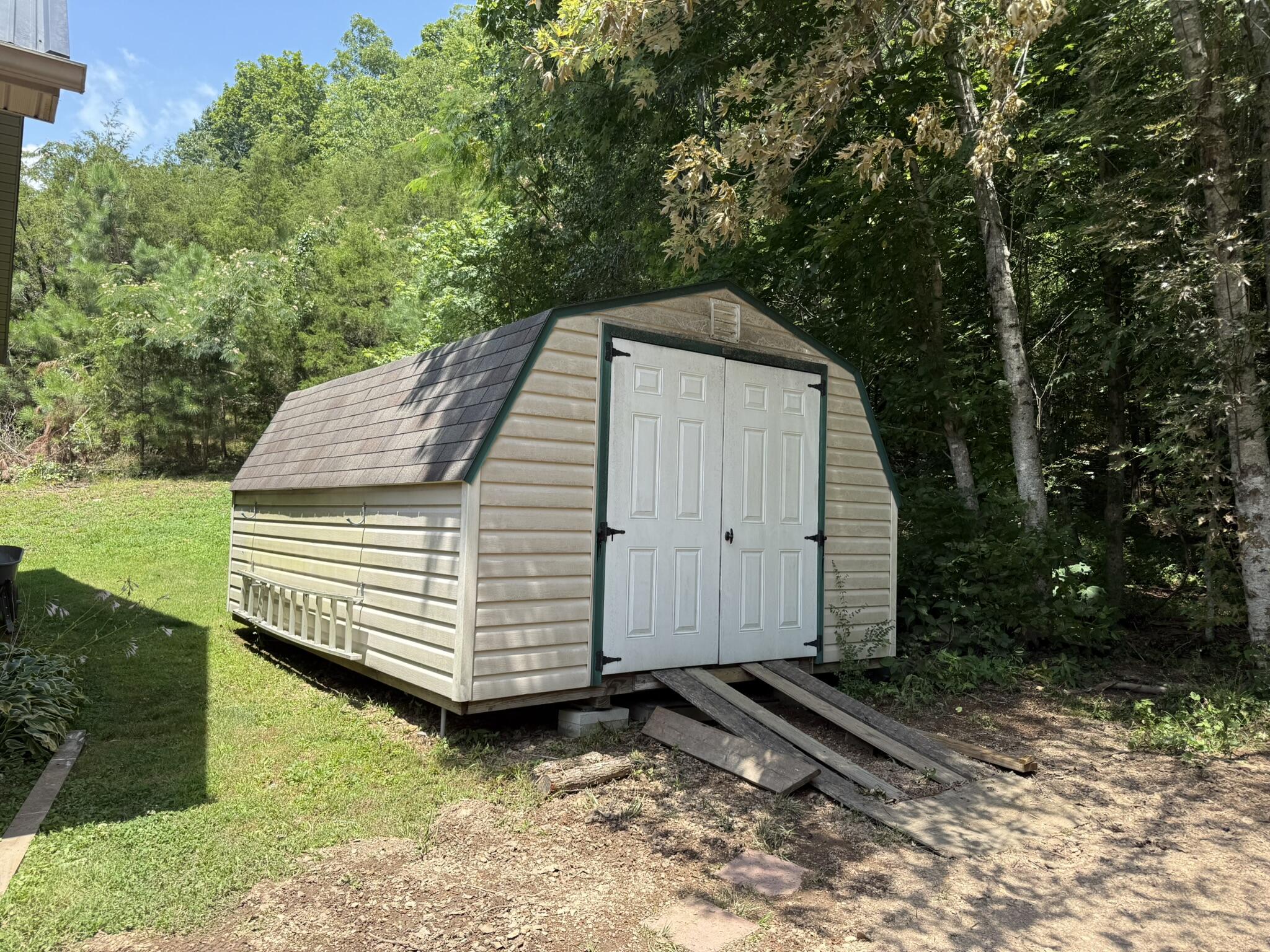 1671 Smith Grove Road Property Photo 11