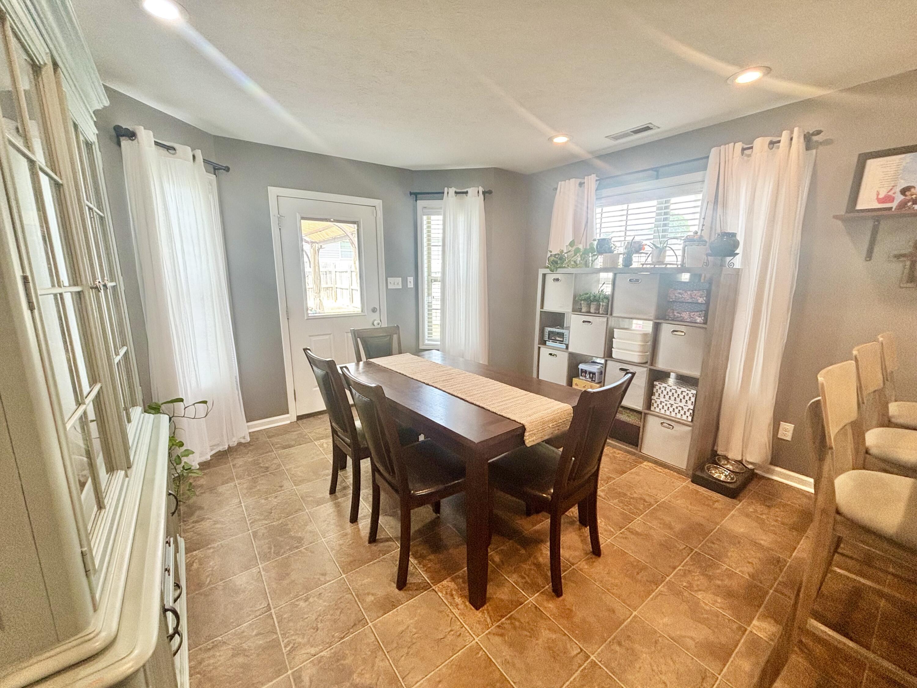 102 Saddlebrook Court Property Photo 10