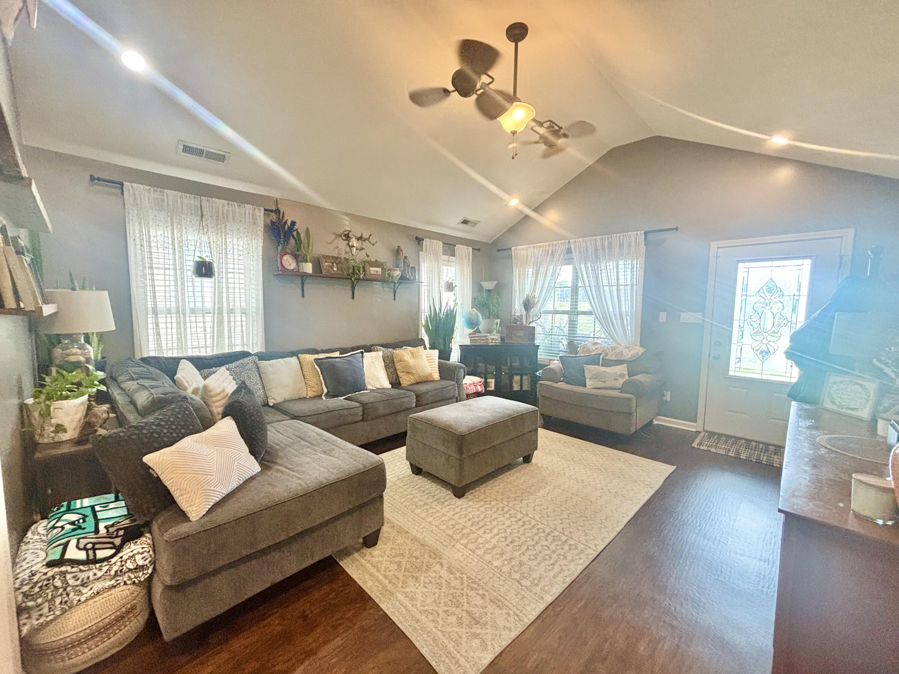 102 Saddlebrook Court Property Photo 14