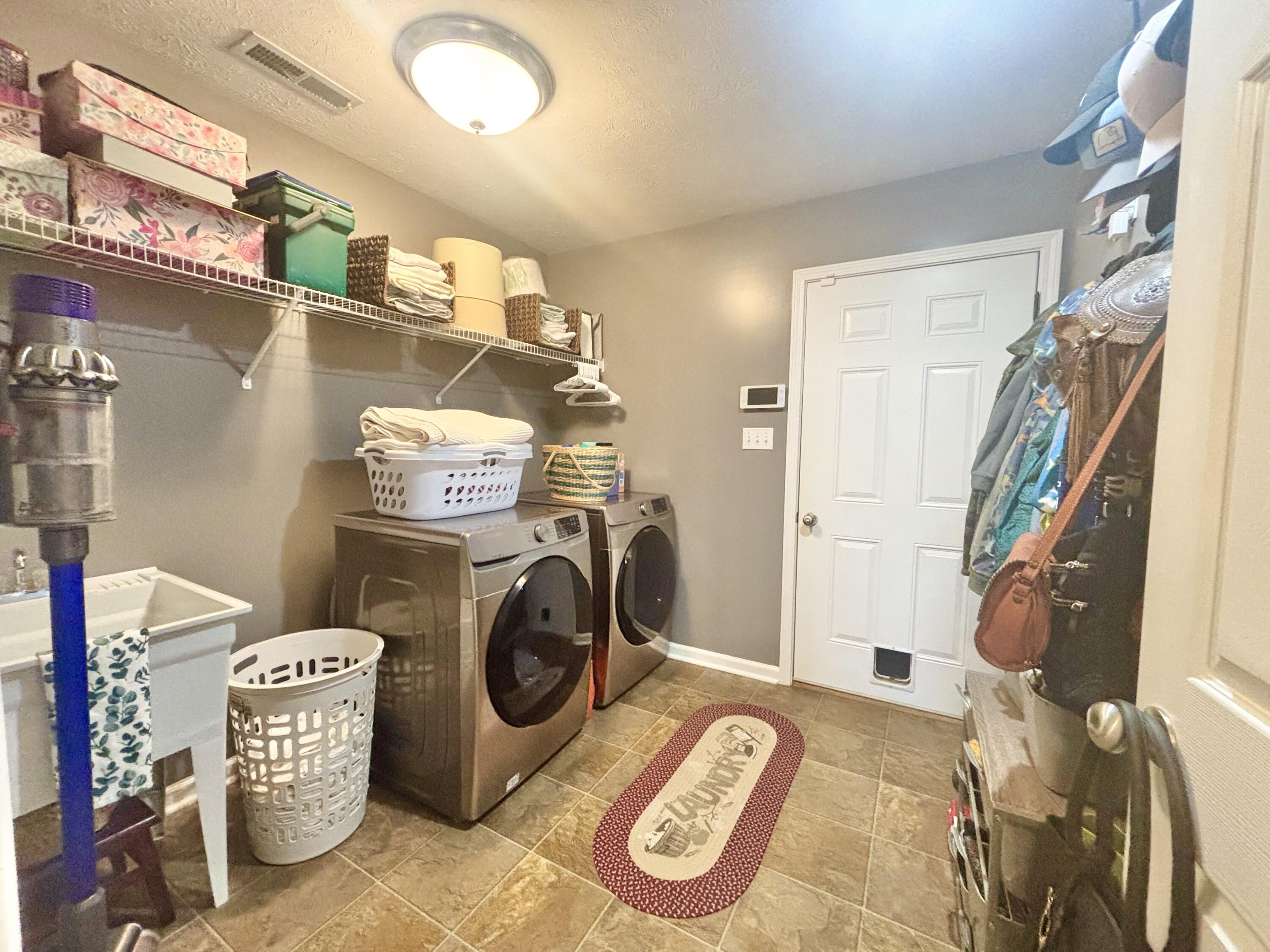 102 Saddlebrook Court Property Photo 16