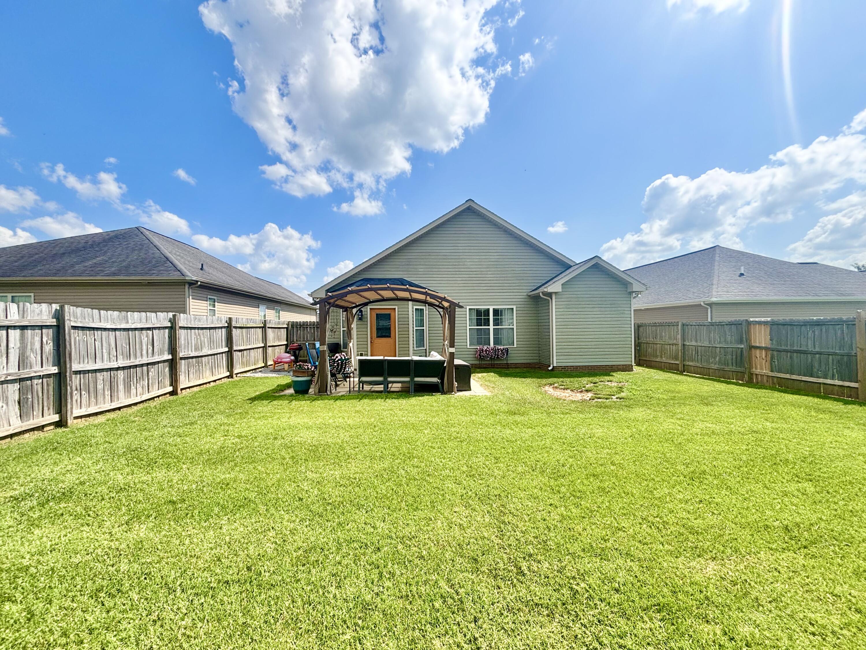 102 Saddlebrook Court Property Photo 33