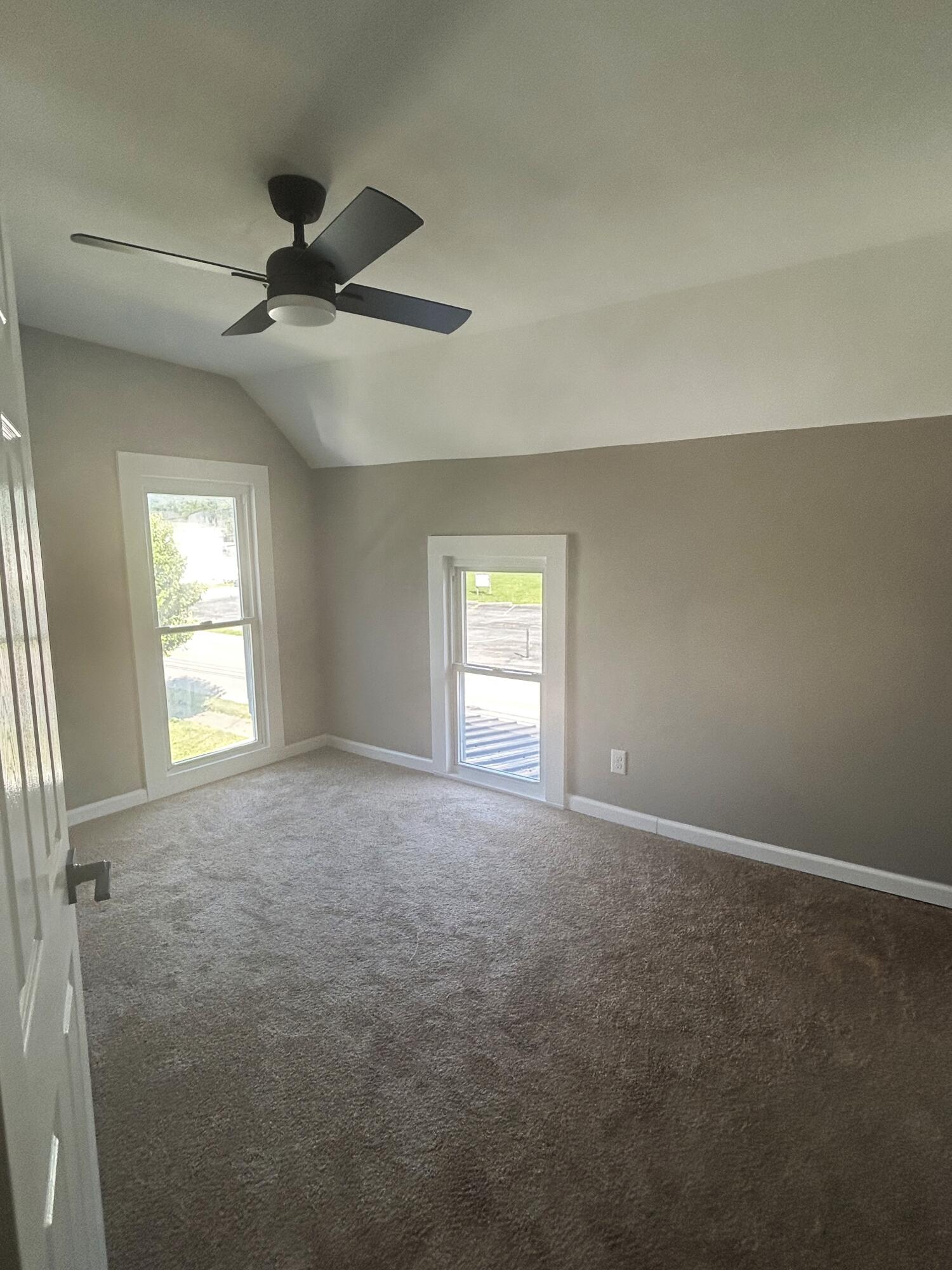 516 E Main Street Property Photo 17