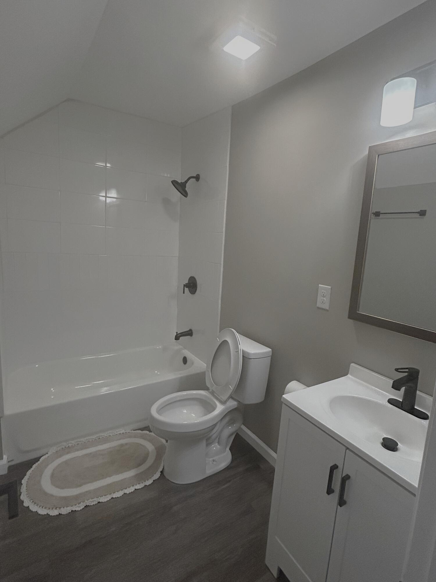 516 E Main Street Property Photo 18