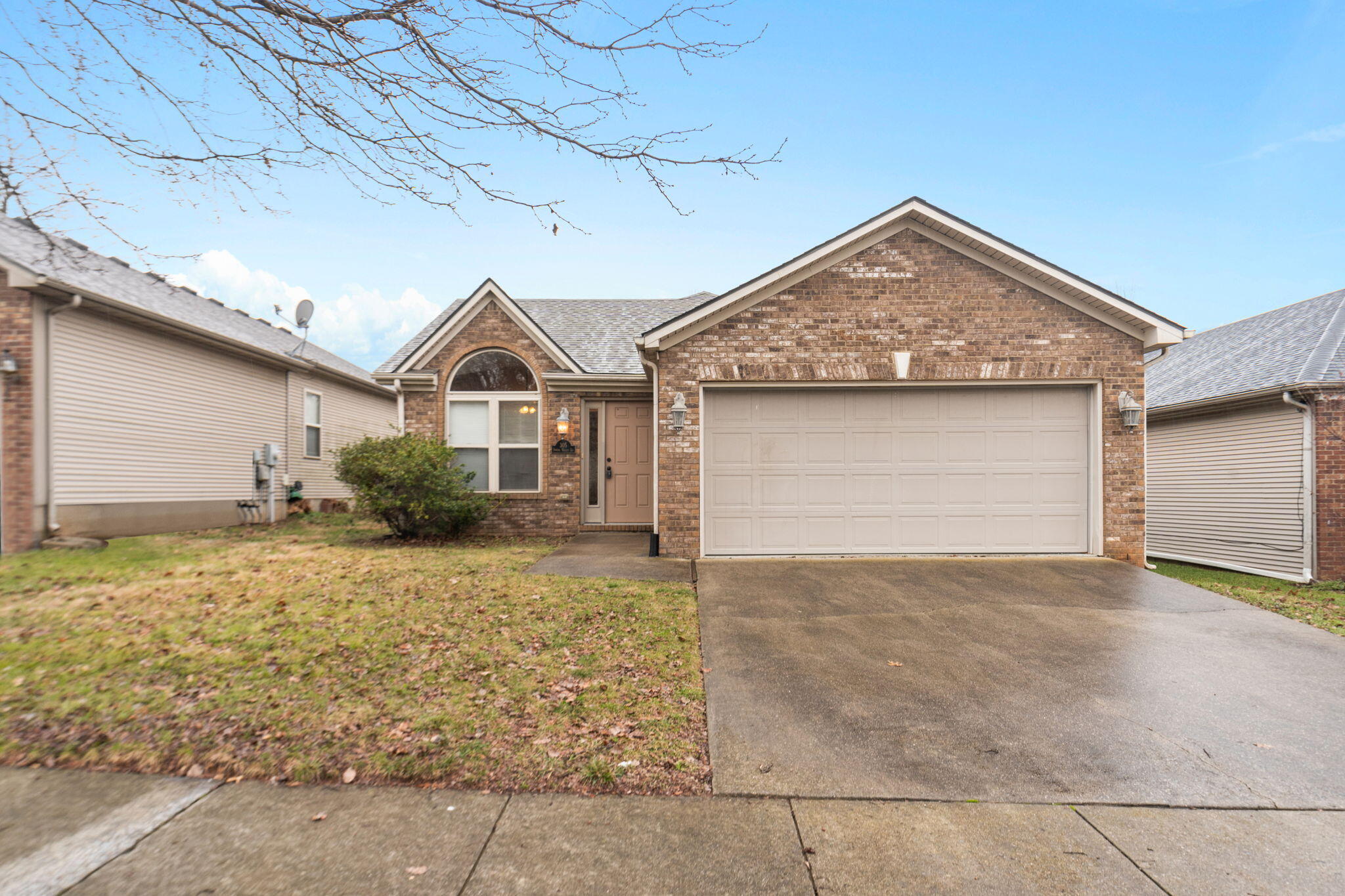 305 Spring Valley Lane Property Photo 1