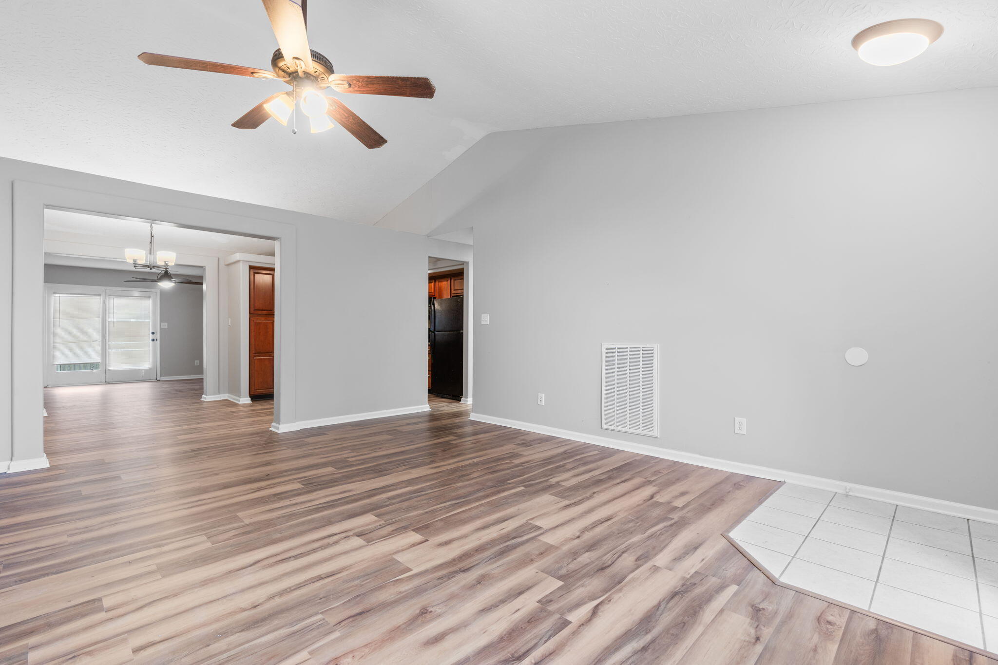 305 Spring Valley Lane Property Photo 7