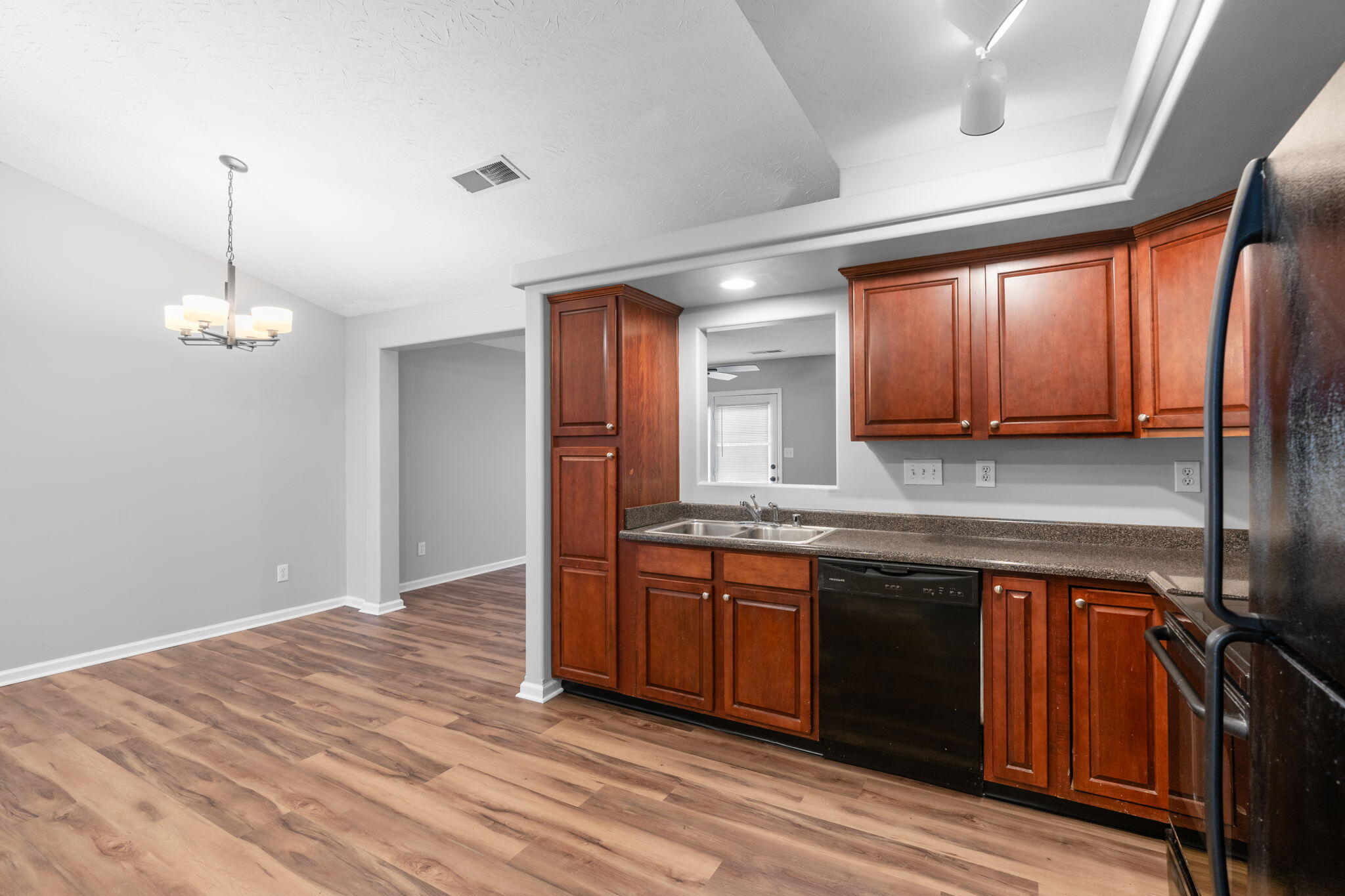 305 Spring Valley Lane Property Photo 16