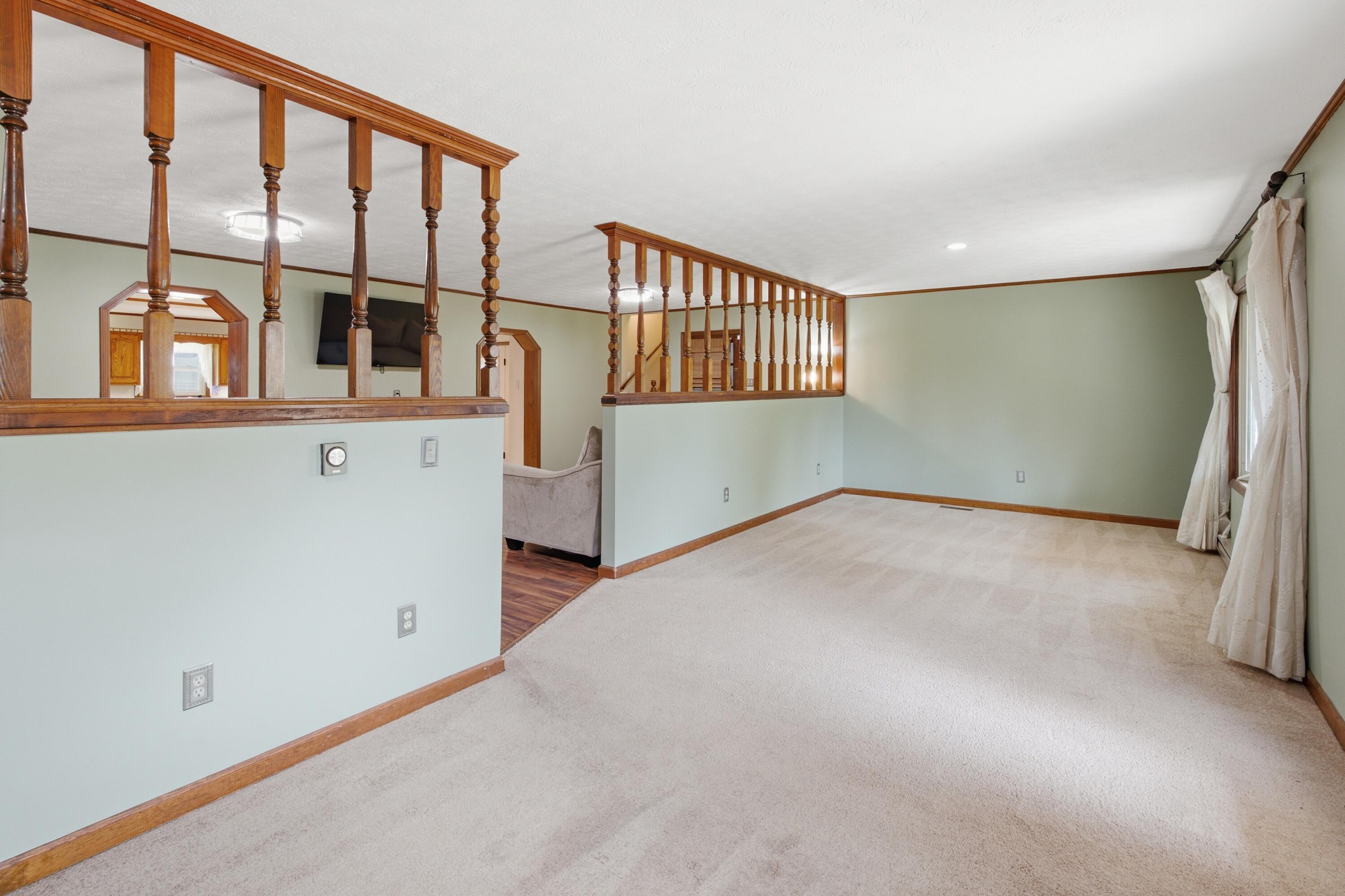 205 Sharon Drive Property Photo 3