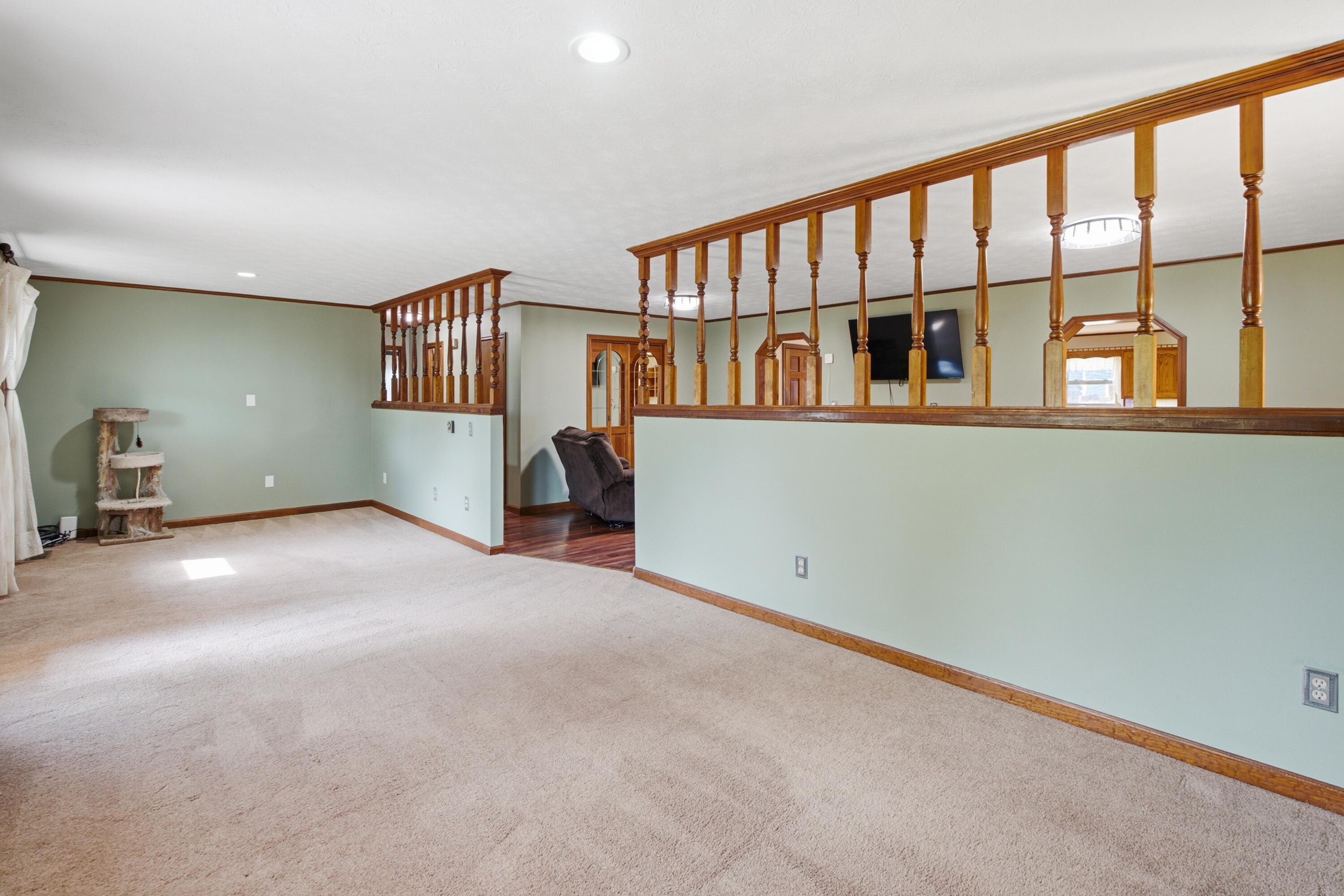 205 Sharon Drive Property Photo 6
